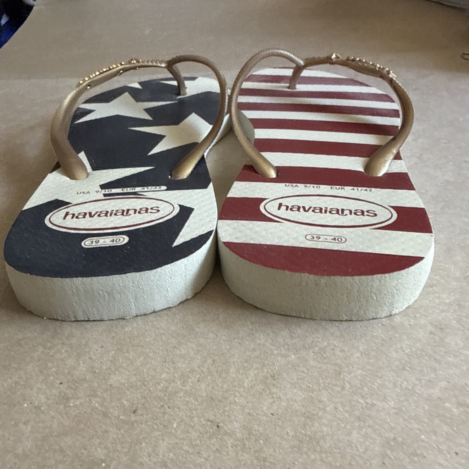 Havaianas Slim US Flag with Gold Straps and Metal Logo 39/40 Preowned Excellent