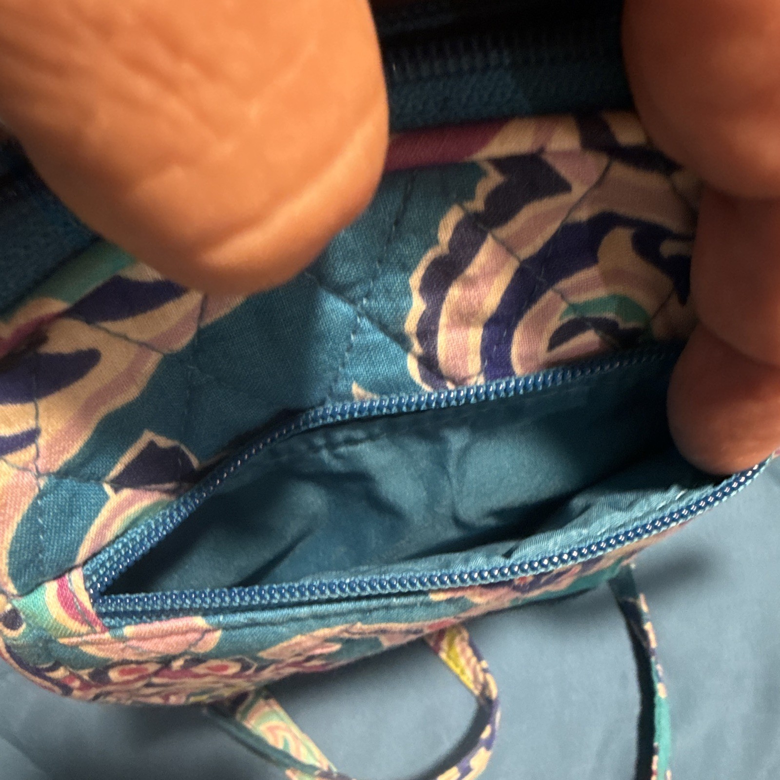 Vera Bradley Paisley Teal Multicolor Crossbody Bag Zip & Magnetic, Pockets