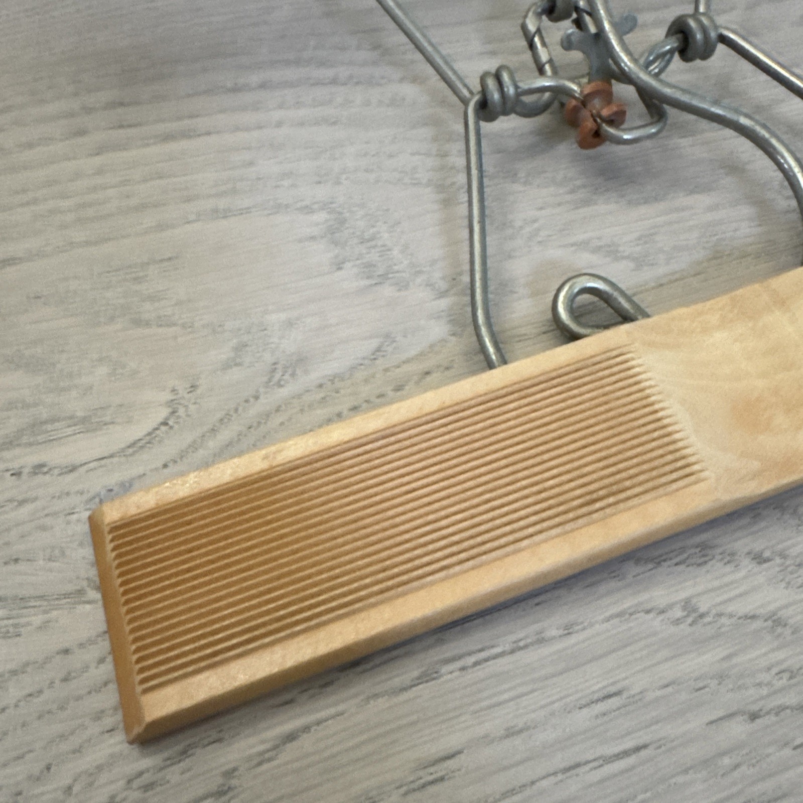 Setwell 10.25” Wooden/Metal Clamp-Style Slotted Pant Hanger Late 1950’s PO-VG++