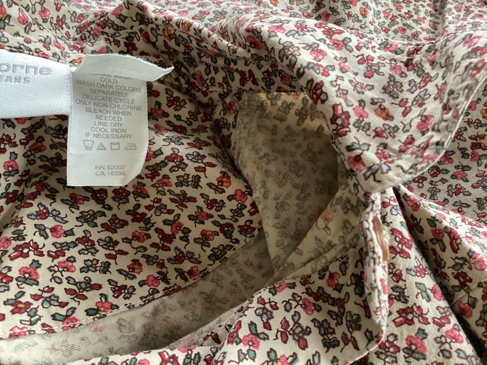 Vintage Liz Claiborne Blouse Medium Snap Front Lg Sleeves Tan Red Green Print