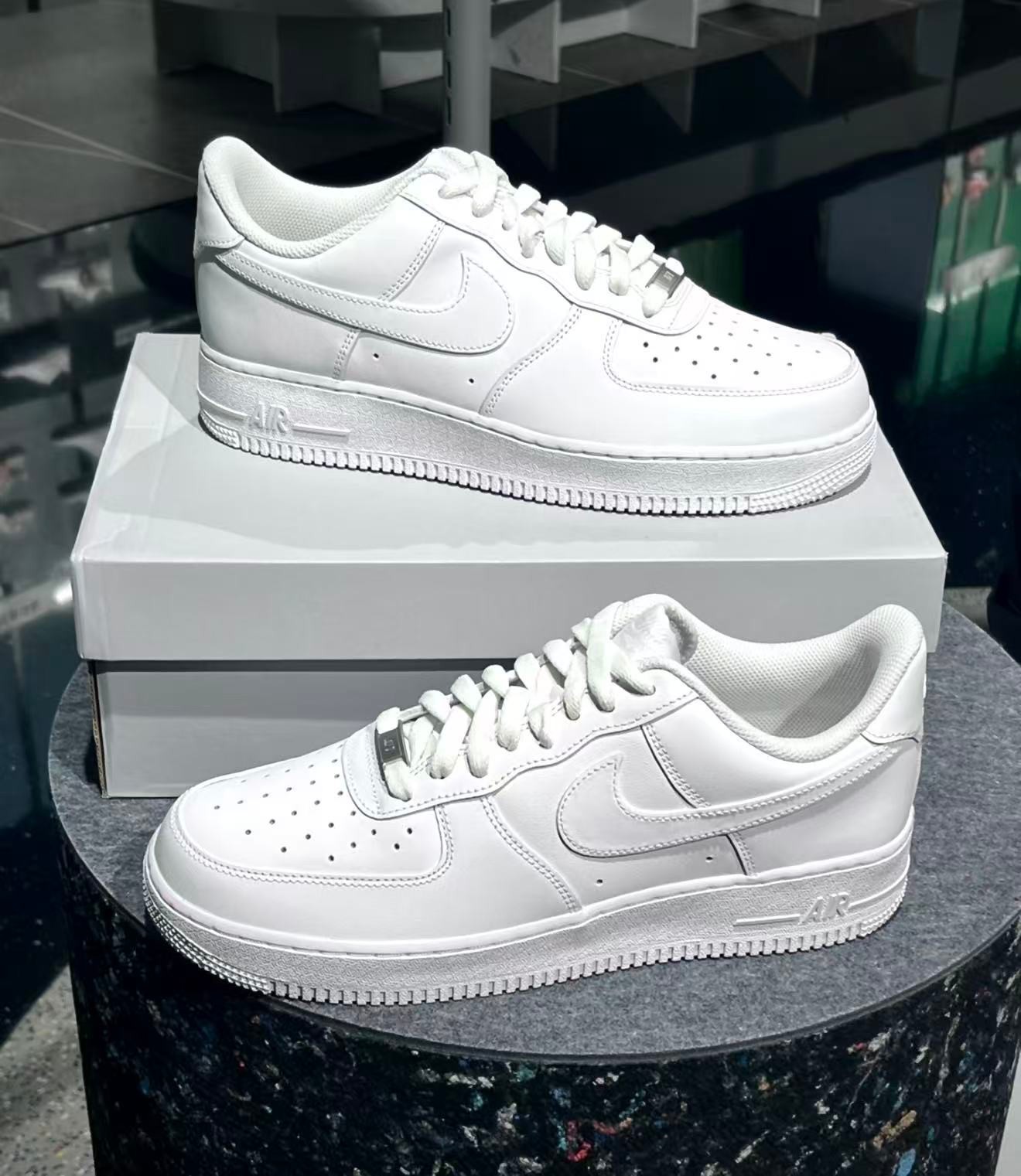 Men’s Air Force 1 “Triple White” Low Top Classic Sneakers US Size 7-13