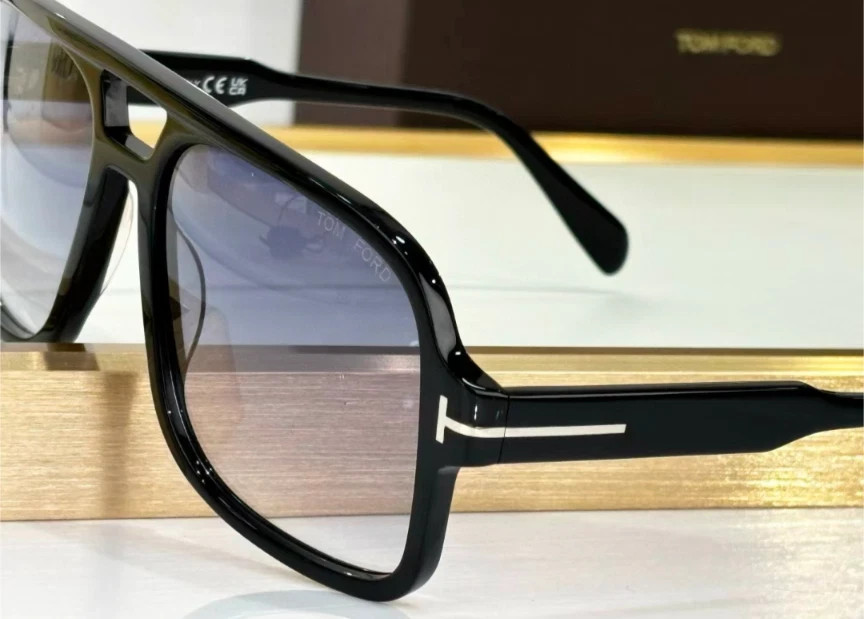 Tom Ford Falconer Sunglasses TF884 Black/Light Gray 60-18-140mm With Case New
