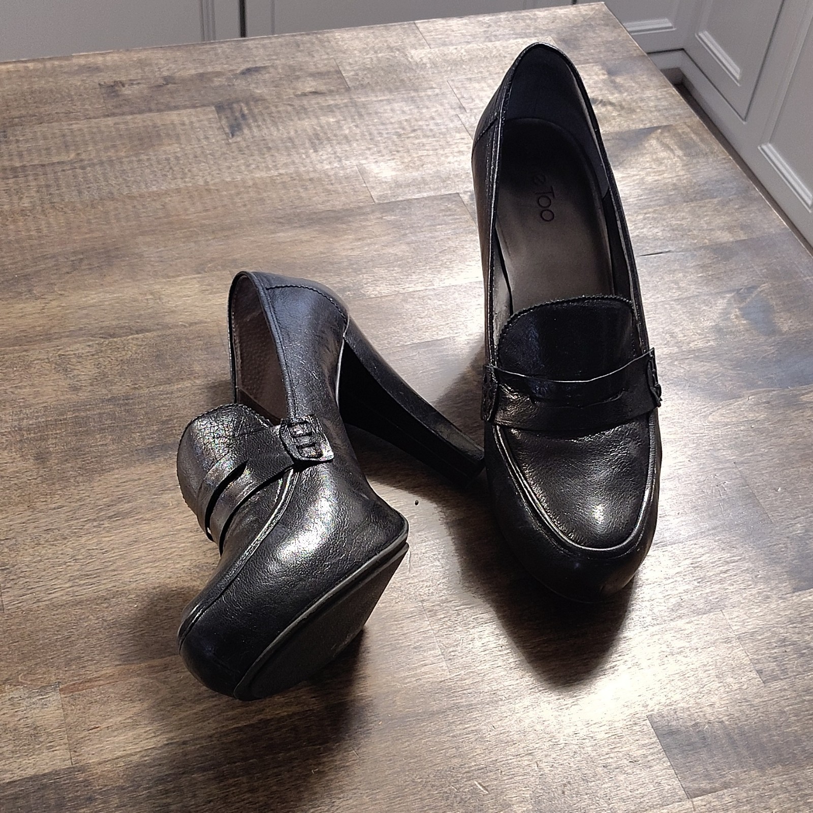 me Too Black Leather Platform Almond Toe Slip On Block Heel Loafers Womens 12M