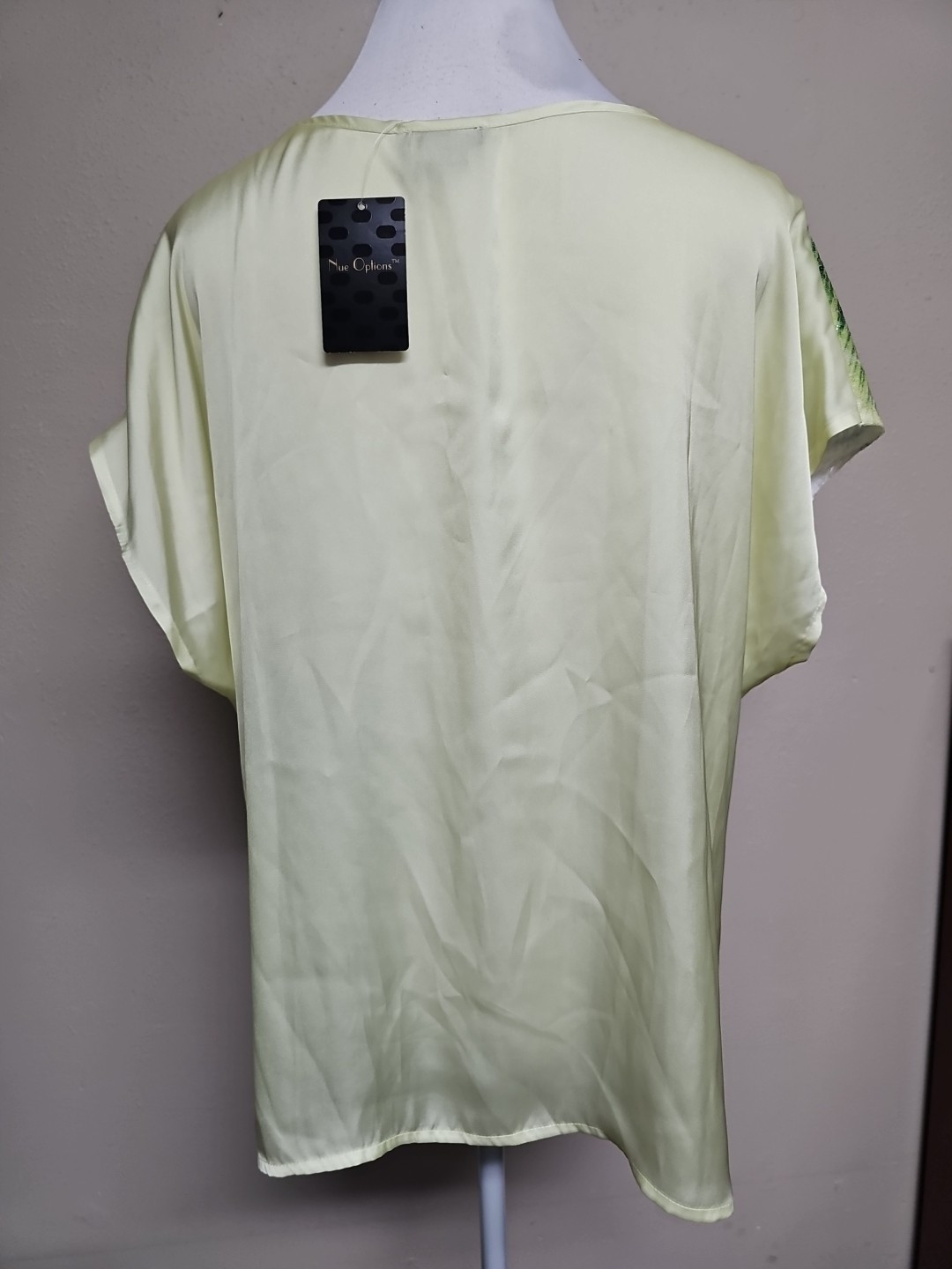 NWT NUE OPTIONS Women’s Blouse Short Sleeve Round Neck Green Polyester.Size XL