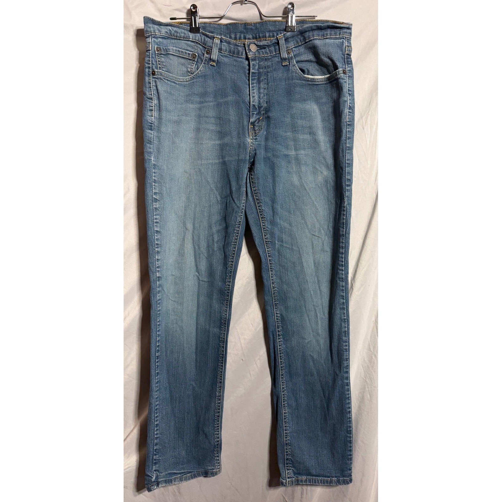 Levi Strauss 541 Athletic Taper Jeans Mens 33×32 Medium Wash Blue Denim Pants