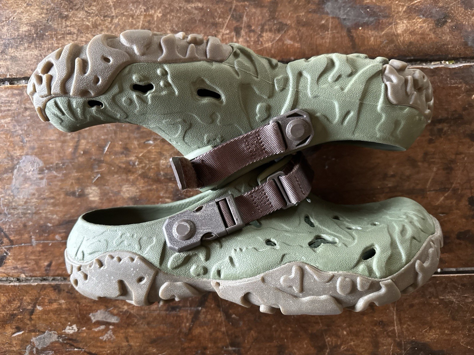 Crocs All-Terrain Atlas Clog Men Size 11 Army Green Espresso Sandals 208391-32C