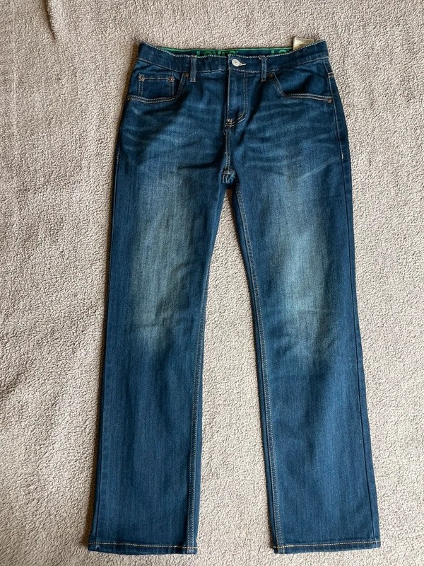 Levi’s Size: 14 Reg (Waist 27” / Inseam 29”)