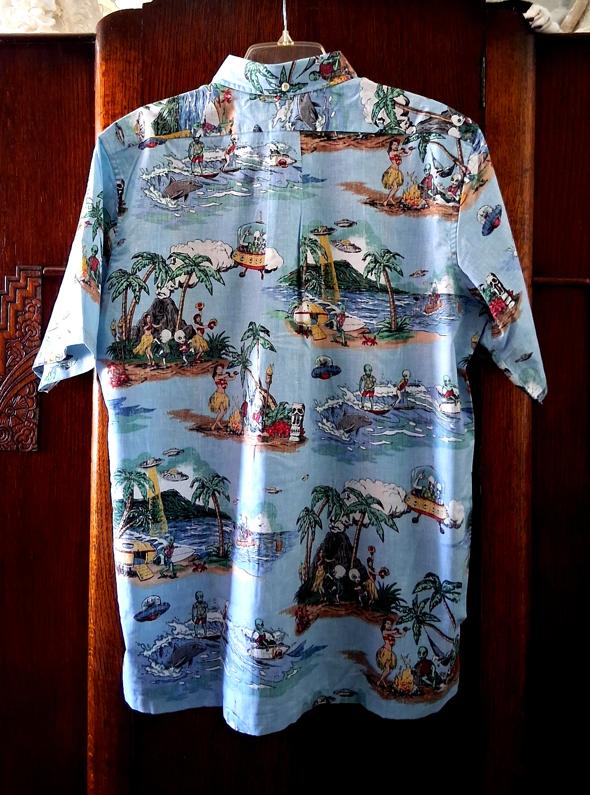 Reyn Spooner Men’s ALOHA ALIENS NWT CLASSIC FIT PULLOVER Sky Blue Shirt Sizes