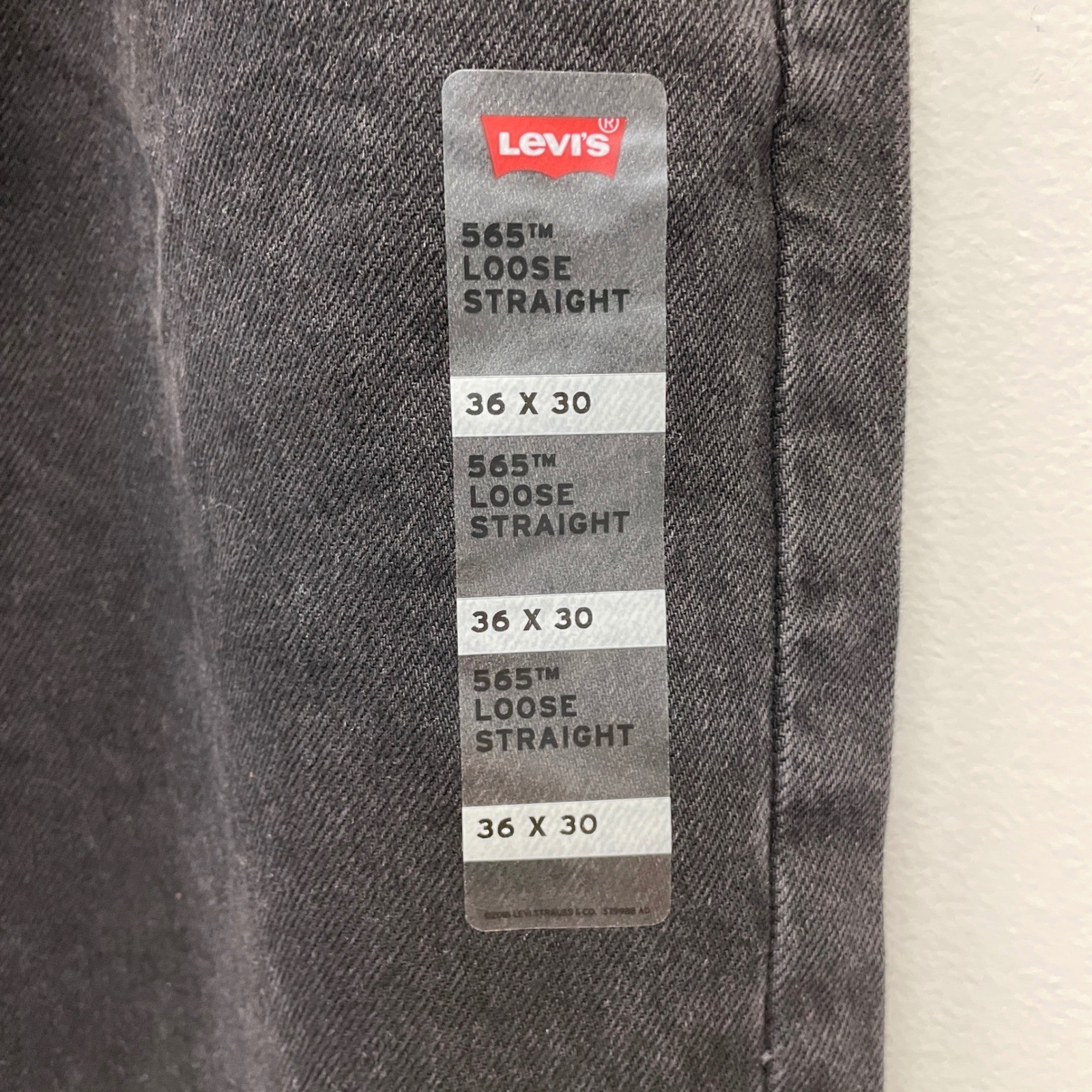 Levi’s Men’s Black 565 Loose Straight Denim Jeans Size 36 x 30