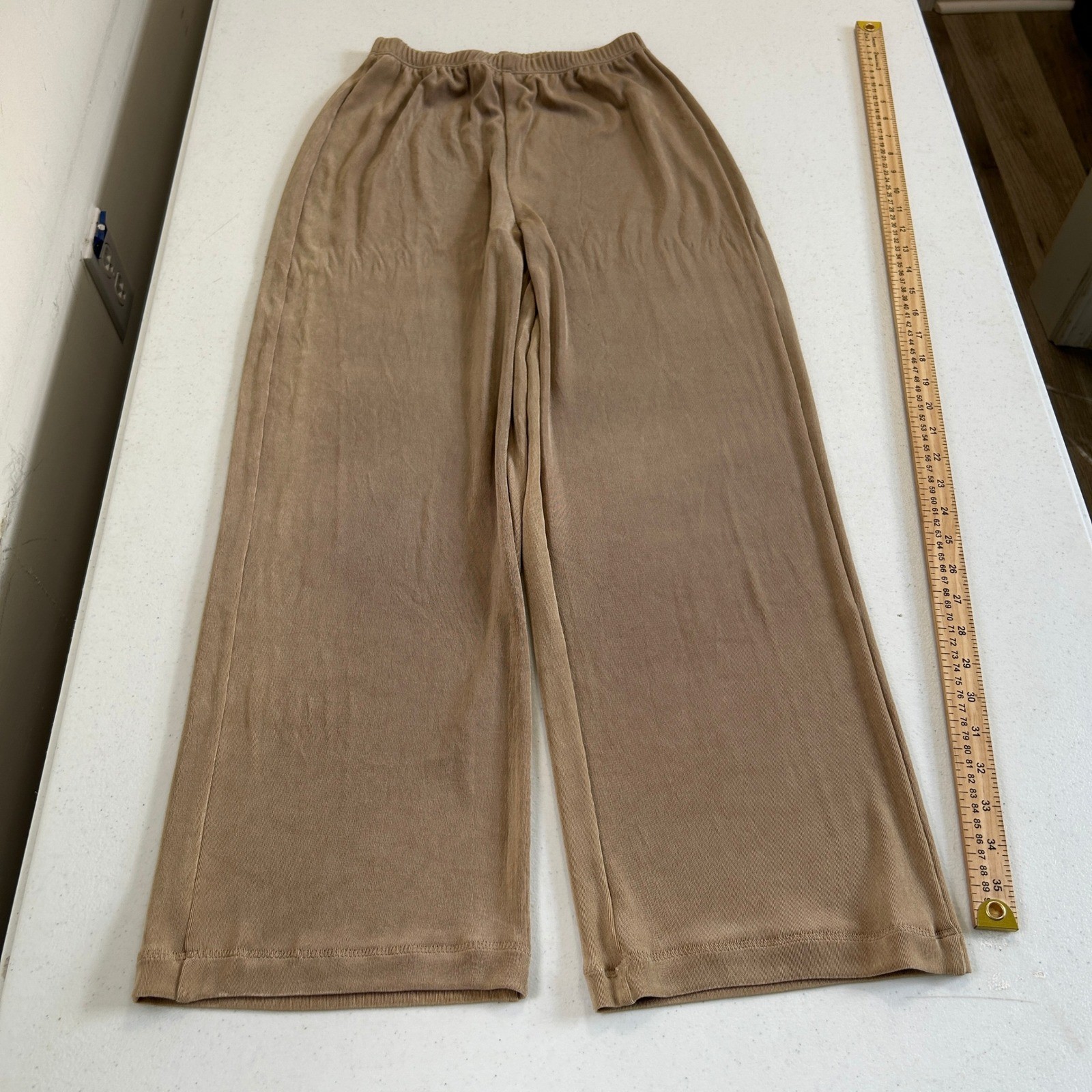 Chicos Travelers Tan Wide Leg Ribbed Slinky Pants Elastic Waist Size 0 Small