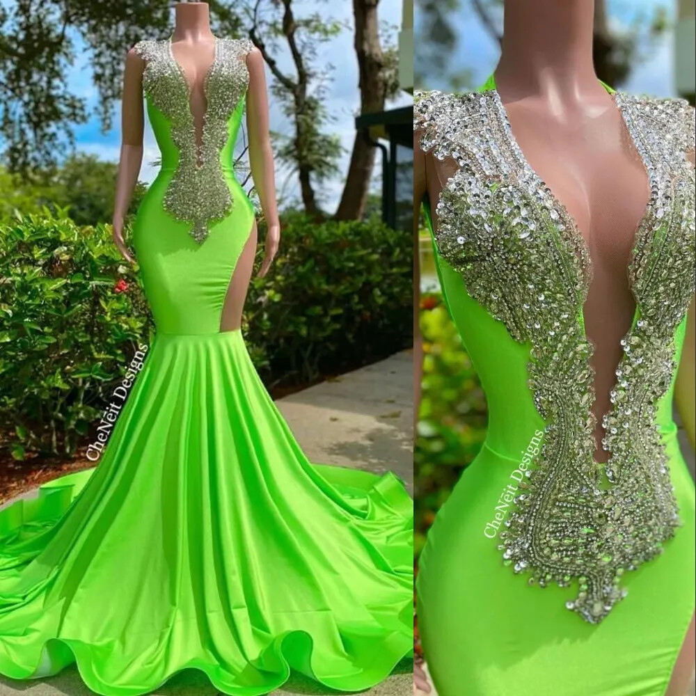 Green Mermaid Prom Dresses V-Neck Backless Silver Crystals Beaded Evening Gowns