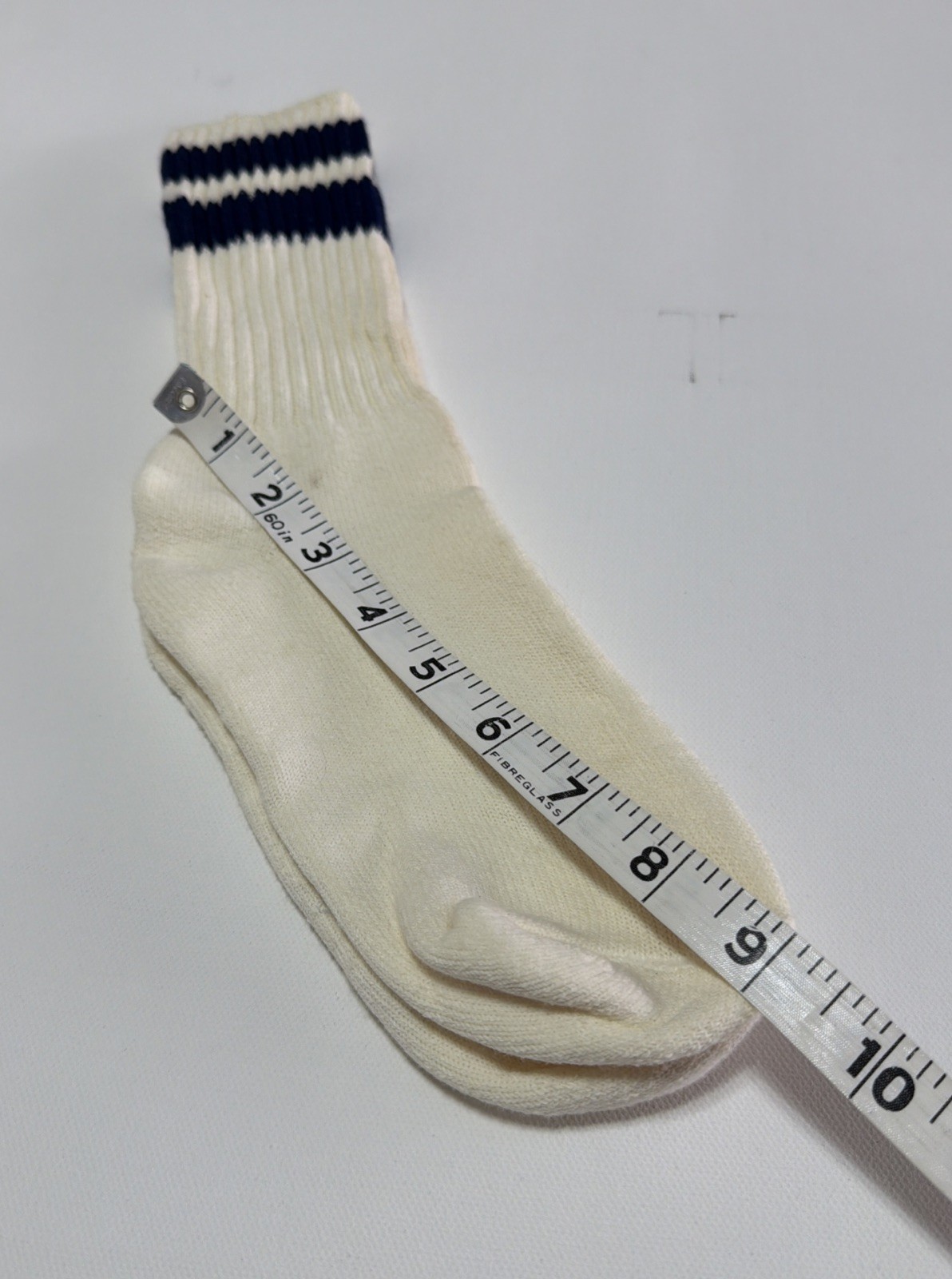 VTG Crew Socks Men’s Acrylic Blend White Navy Blue Stripe 9-11 USA Made Ivory
