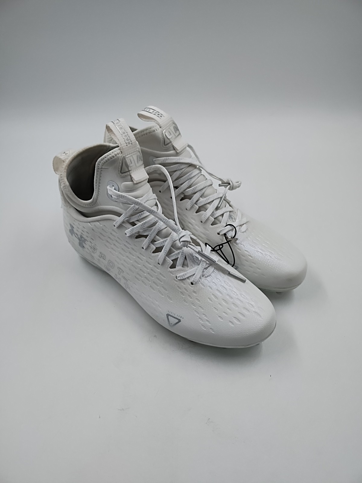 Under Armour Spotlight Lux MC 2.0 Football Cleats Sz 10.5 White NEW (#H2-G2)