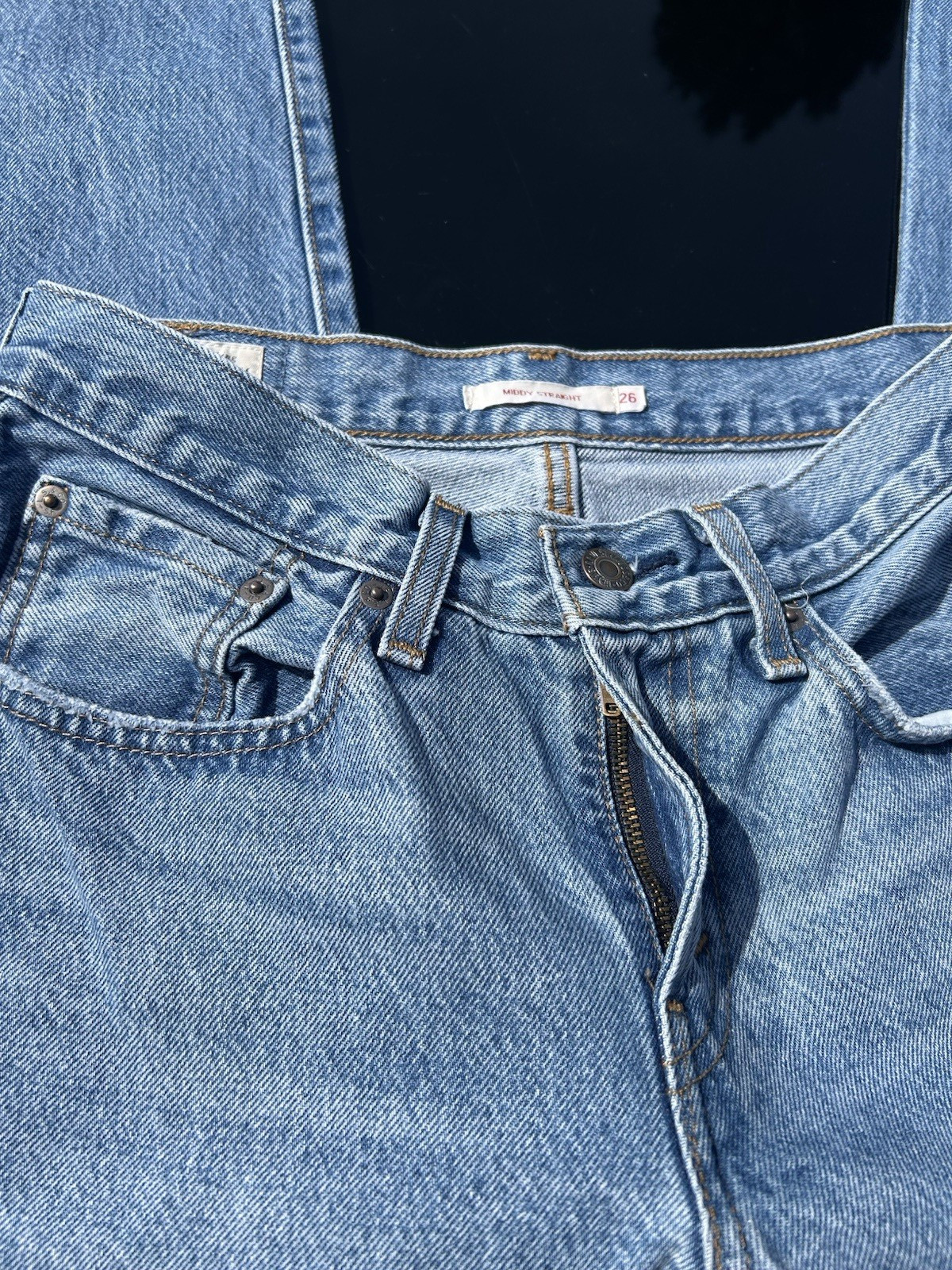 Levi 690 Premium Middy Straight Jeans Waist 26in Inside Leg 30in 100% Cotton
