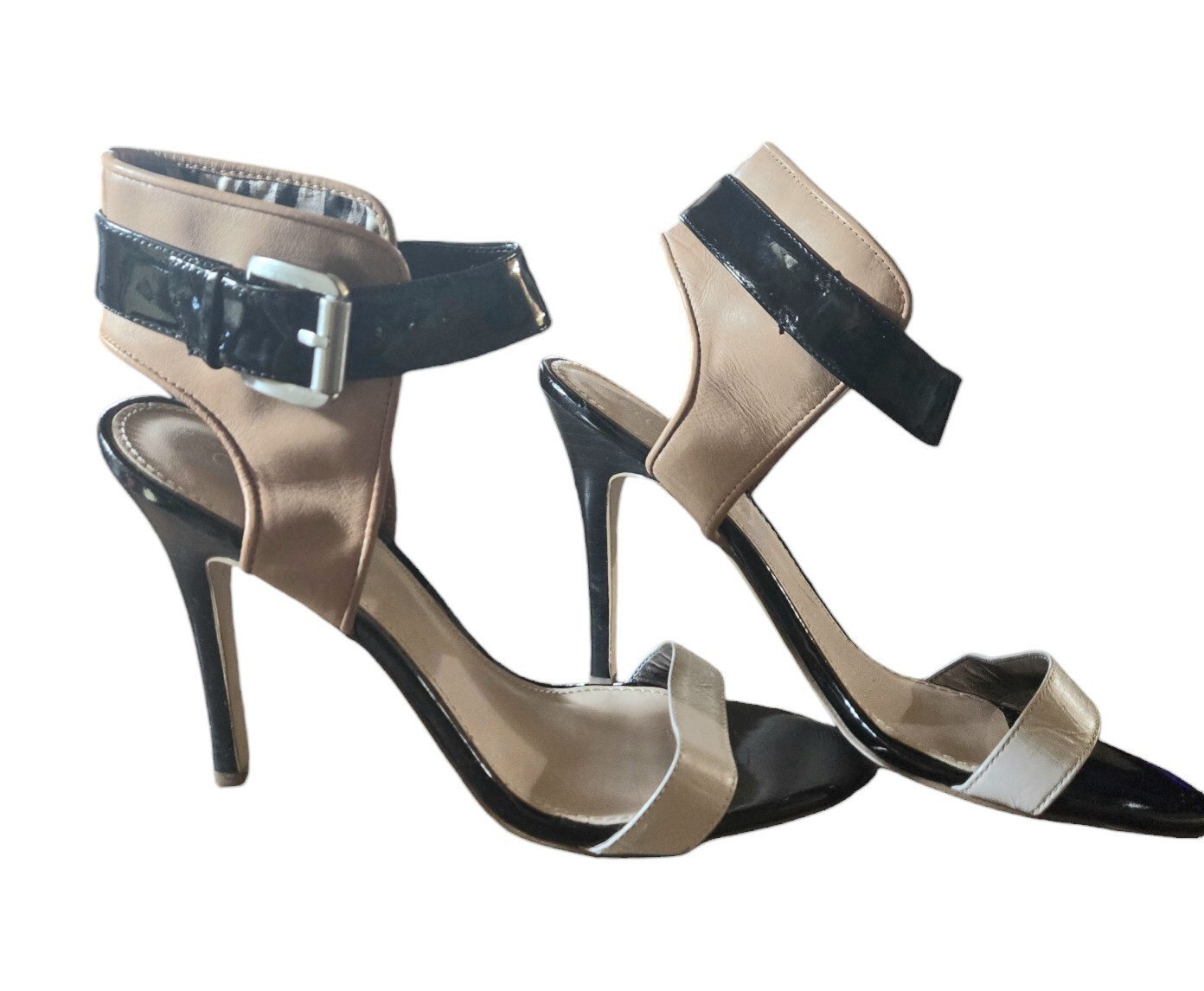 Guess Gwheshialy Stiletto Black Beige White Heels Size 9 Retail $110