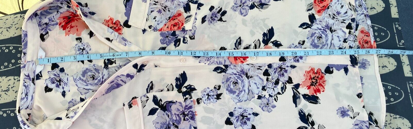 Candie’s Roll Tab Sleeve Floral Blouse – Size Large – Cream/Multicoloured