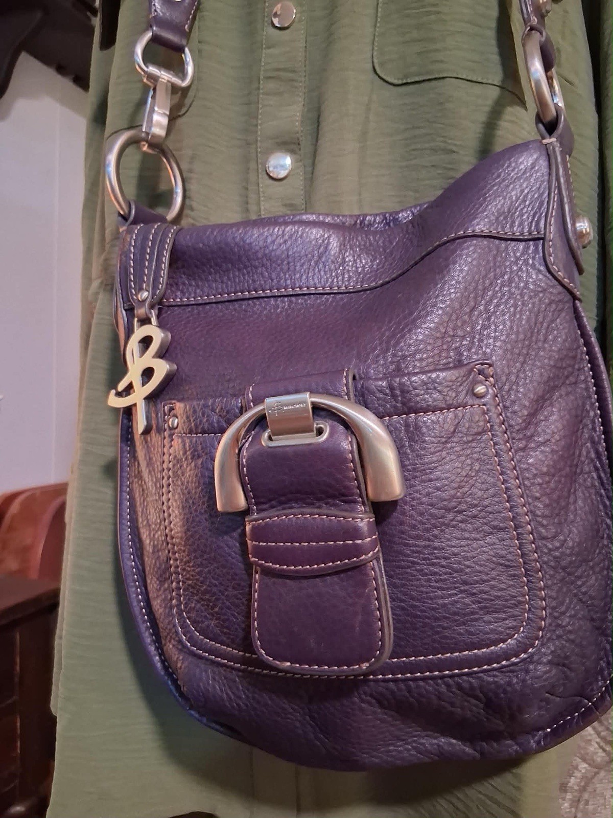 B. Makowsky Purple Soft Pebbled Leather Crossbody Animal Lining w Charm Silver