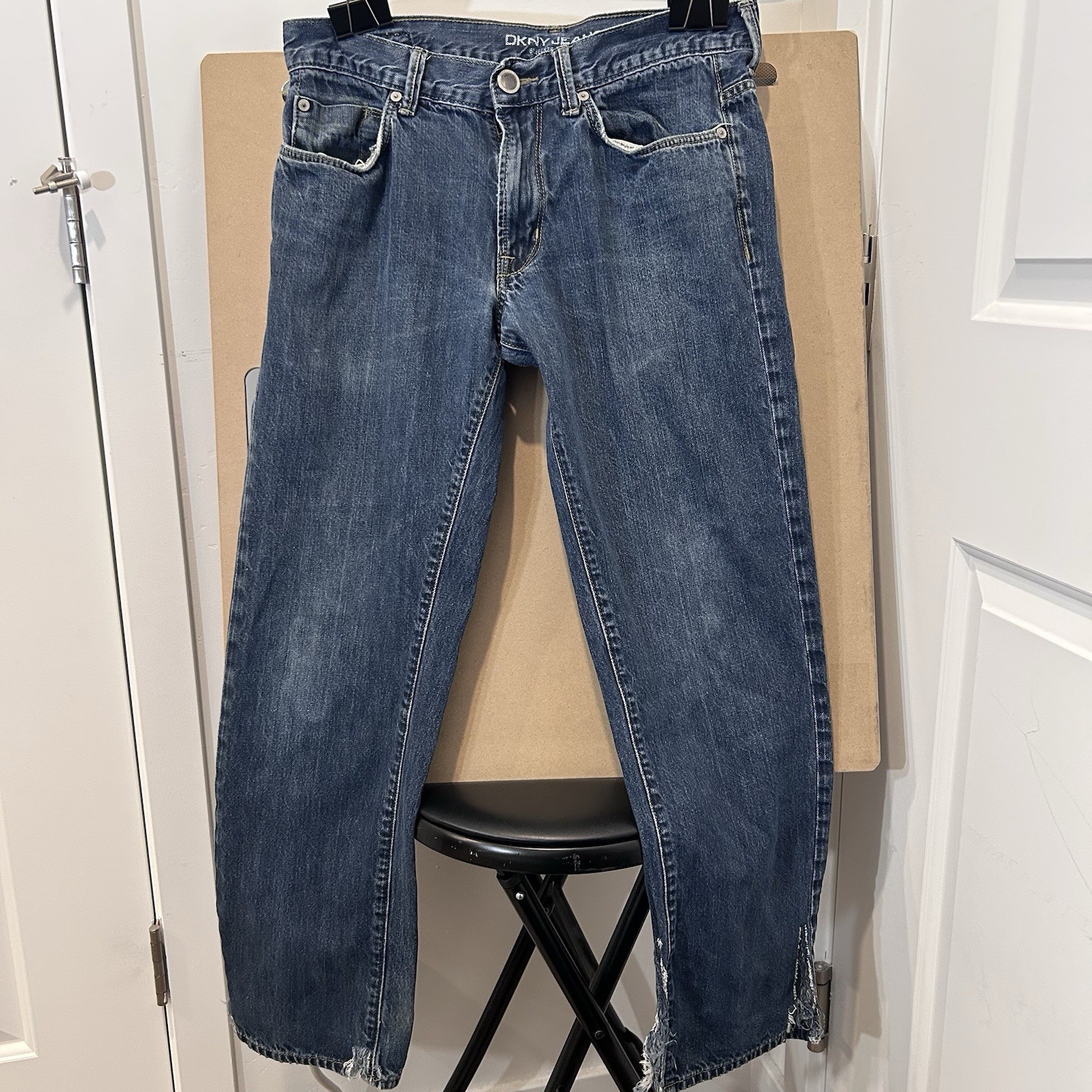 DKNY Jeans Straight Leg Distressed Men’s Jeans Cotton Zip 32 X 30 Comfy!