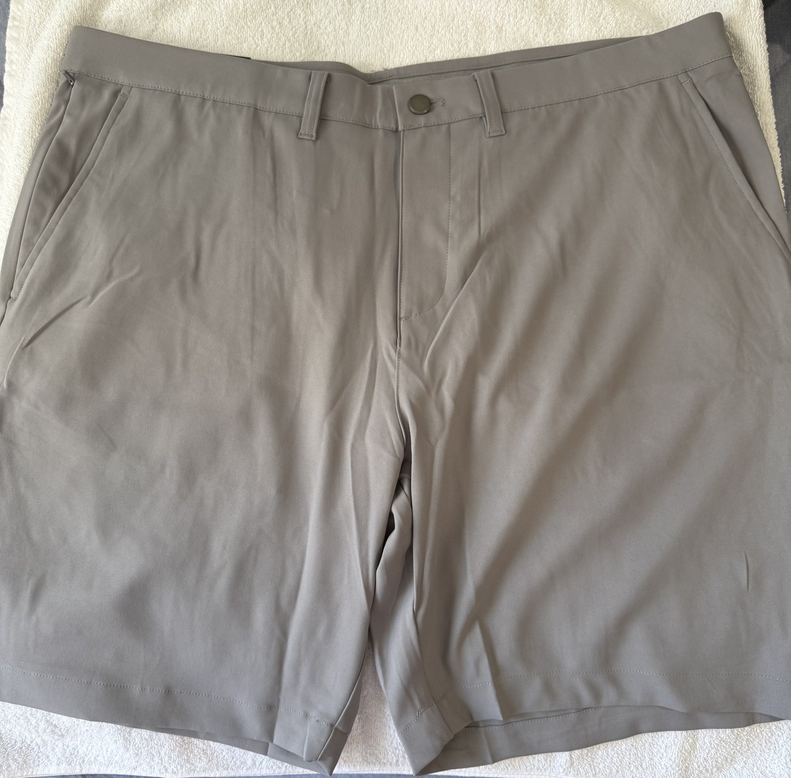 Kirkland Signature Men’s performance Short Gray Comfort Waist Stretch UPF 50