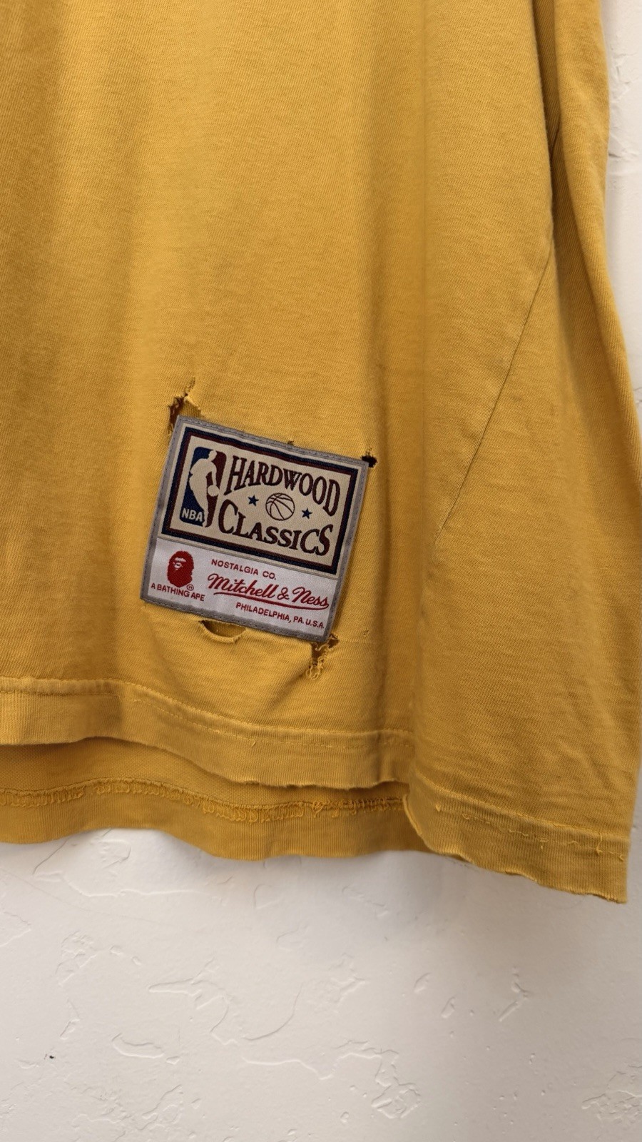 BAPE x Mitchell & Ness Lakers T Shirt XL Faded Distressed Vintage XL