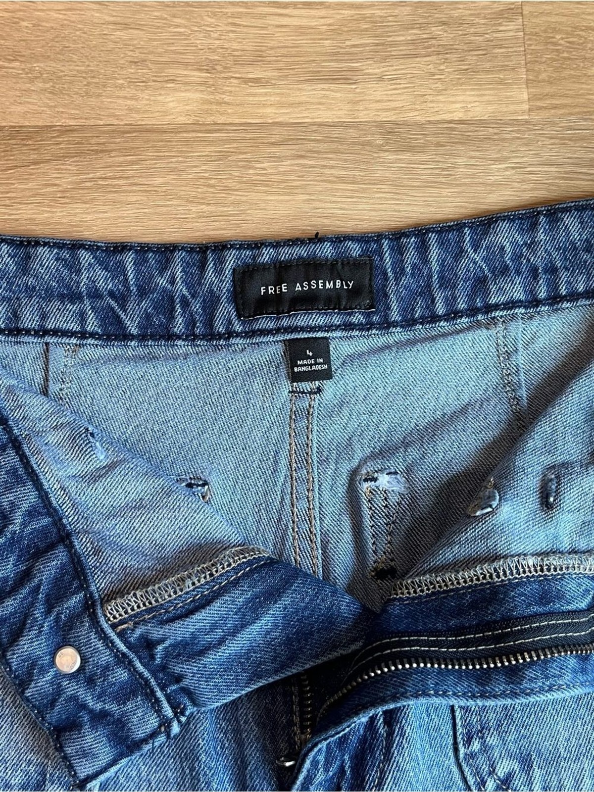 Free Assembly High-Rise Wide-Leg Patch Pocket Jeans Blue Denim Size 4