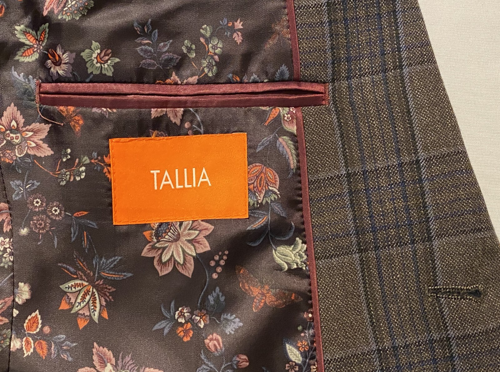 NWT Tallia Vocca Slim Halflined Plaid Men’s Sportcoat Jacket 100% Wool Size 38R