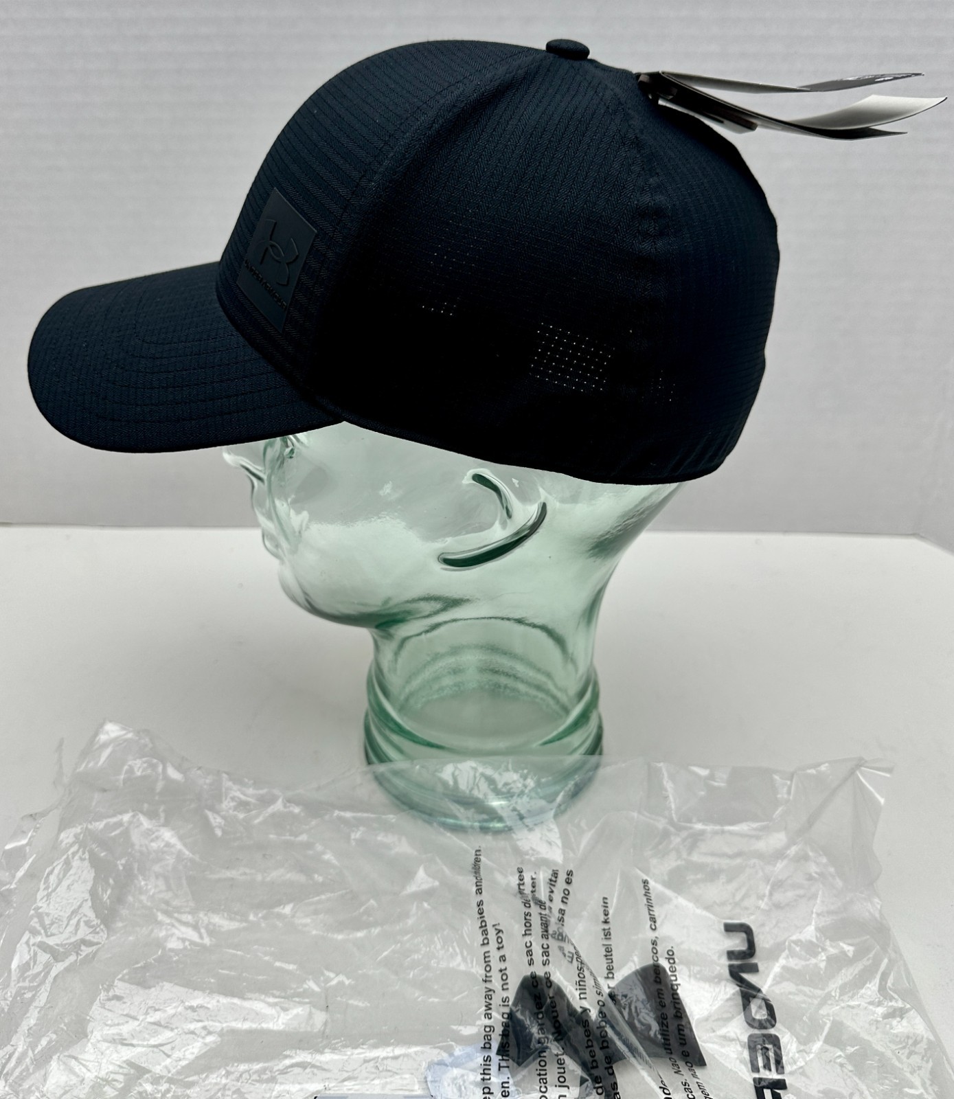 Under Armour 1383438 M/L Men’s Black Baseball Cap Hat Stretch