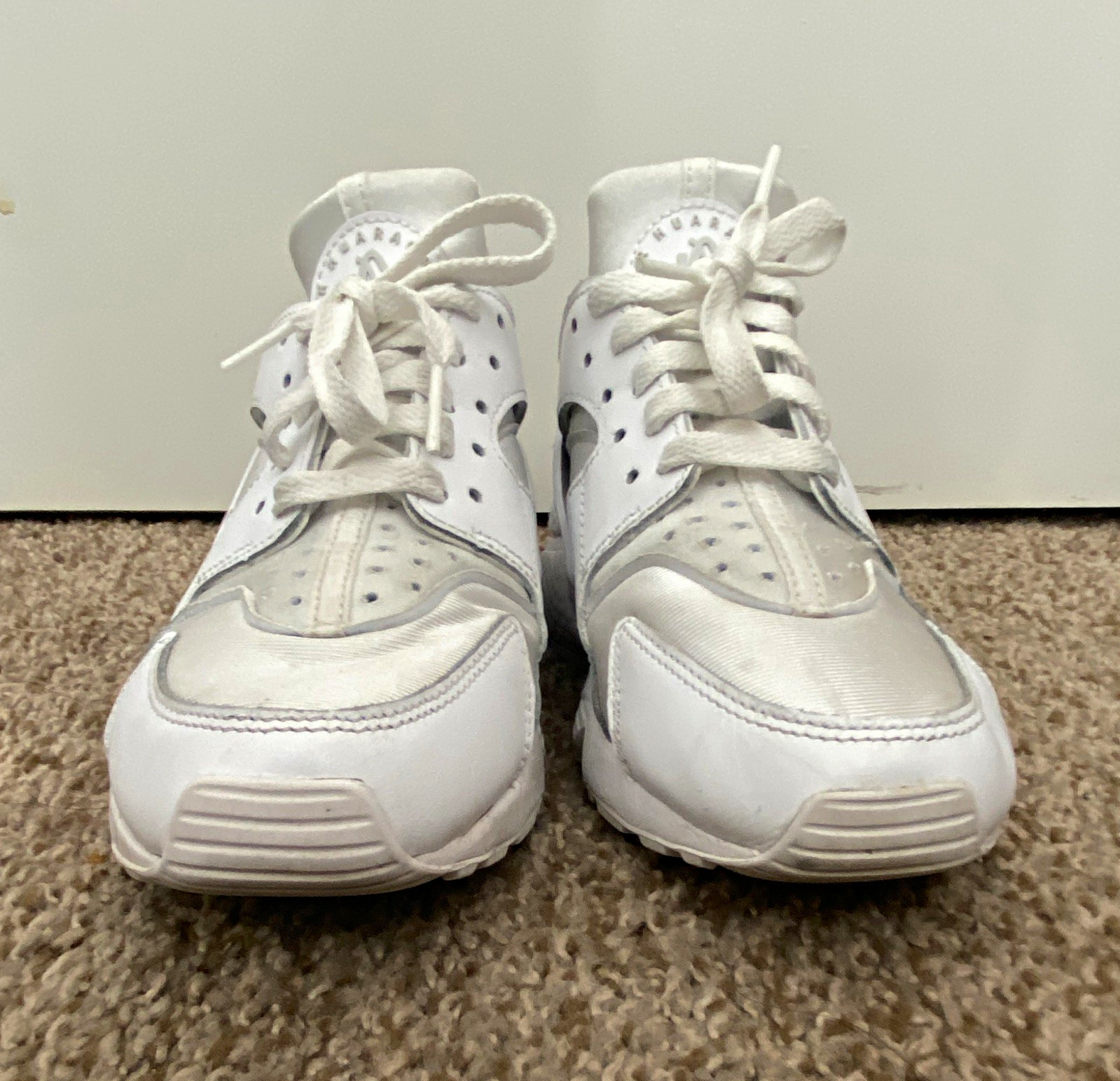 Nike Air Huarache Run Triple White Women’s Low Top Lace Up Sneakers 634835-108