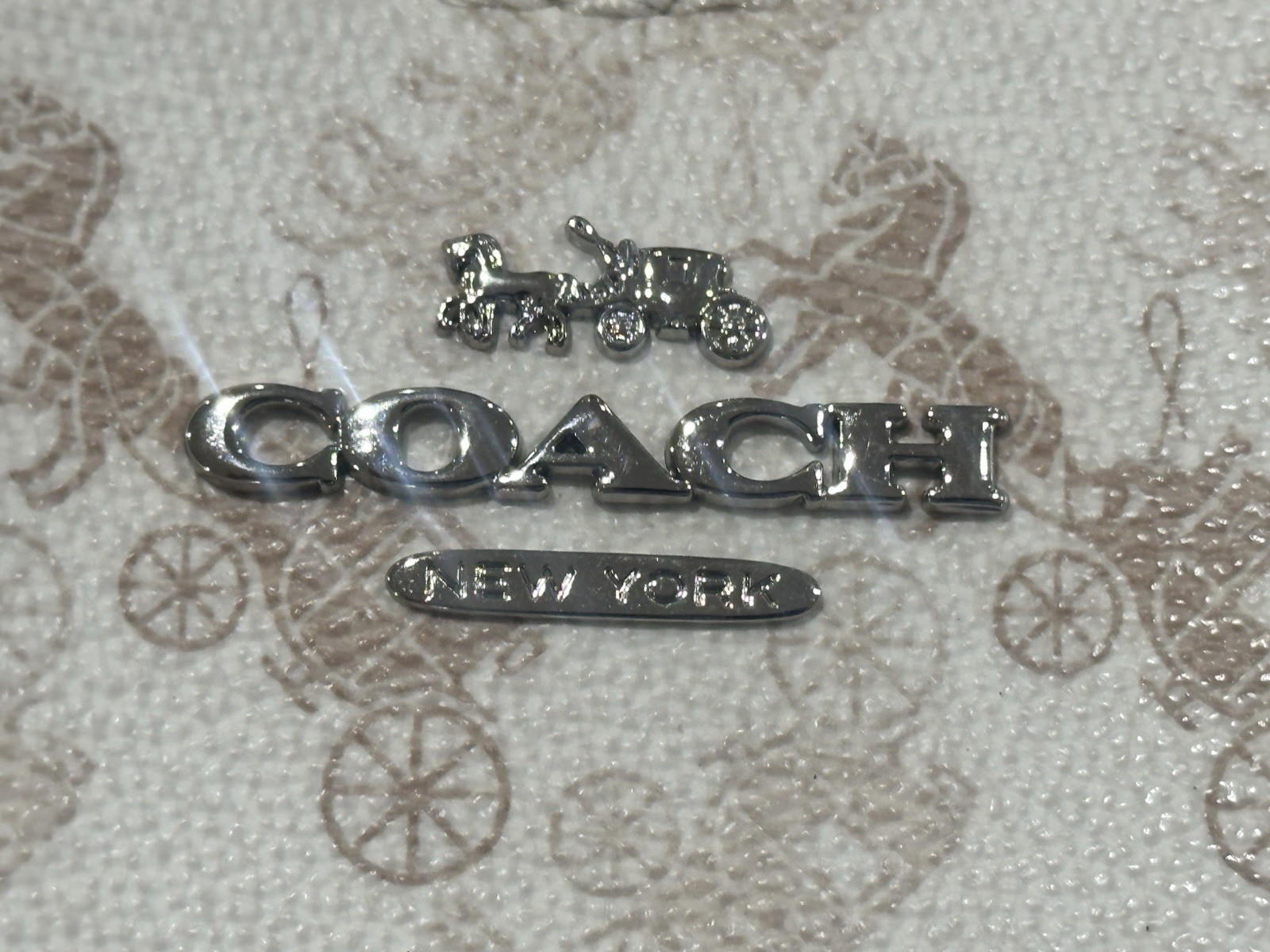 Pristine Coach Town Bucket Bag – Iconic Horse & Carriage Print 🐎