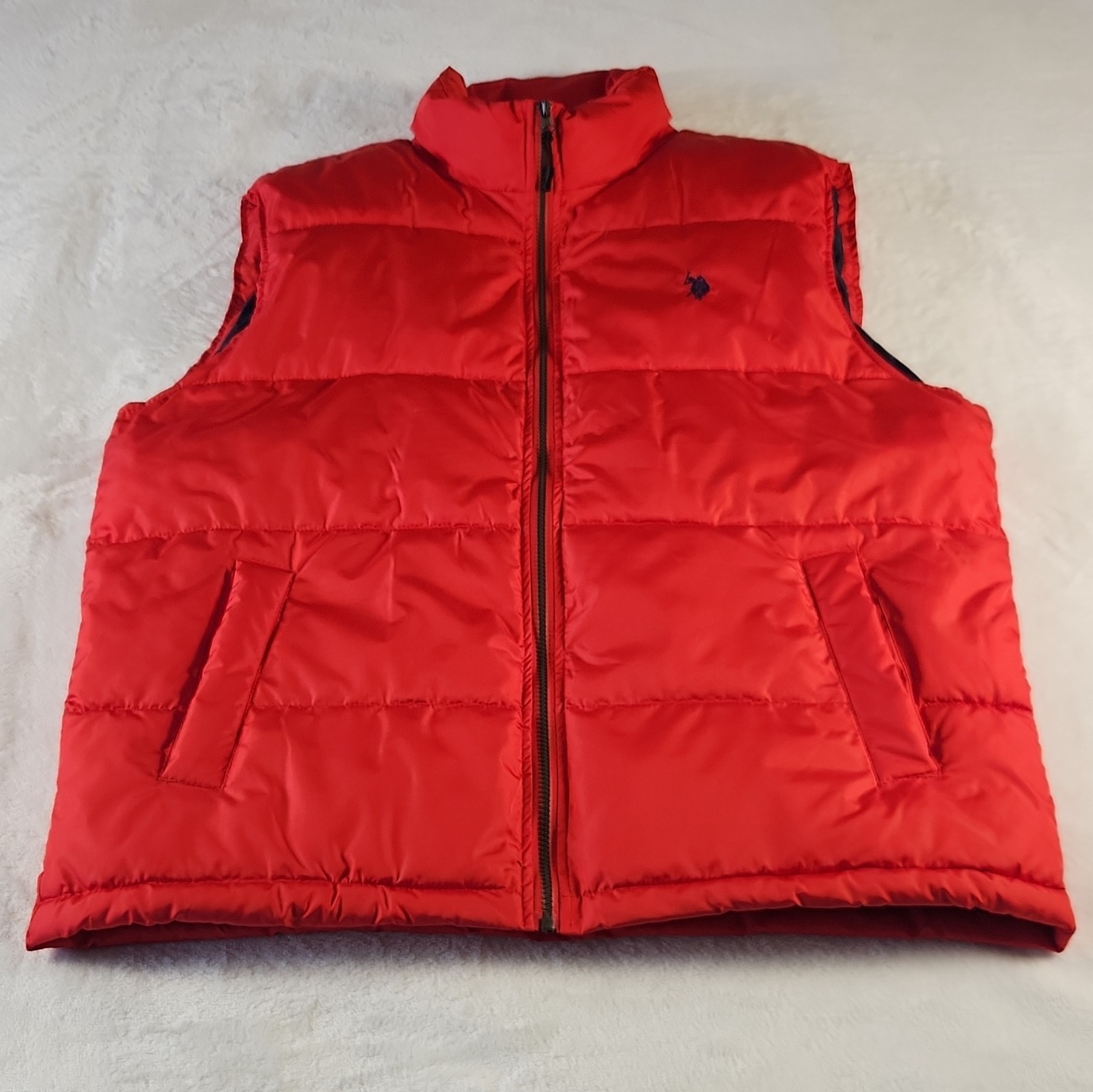 US Polo Assn. Men’s Puffer Vest, Red with Navy Blue Lining Zip Up Size XL