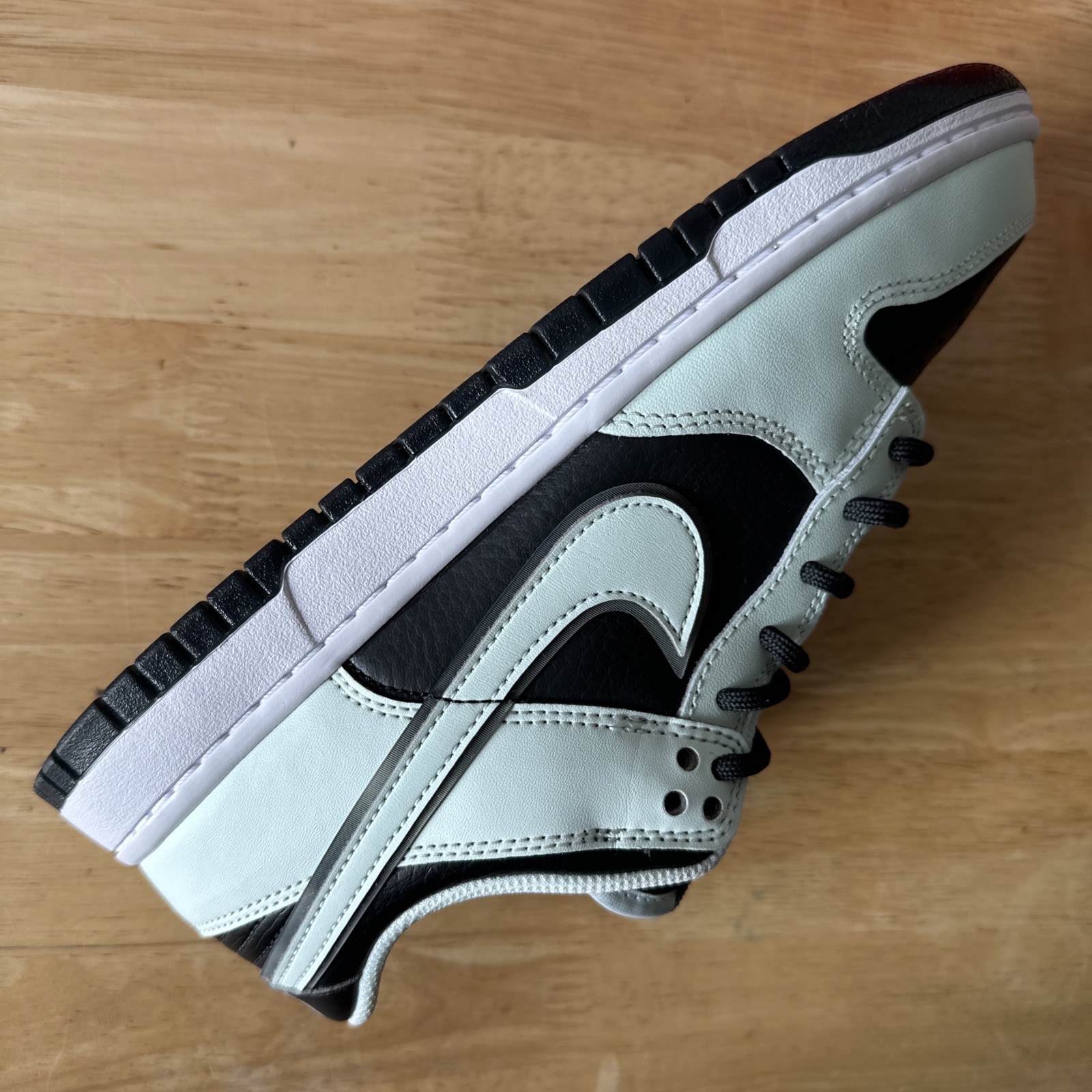 Size 8M/9.5W – Nike Dunk Low Dark Smoke Grey Barely Green FZ1670-001 Pre-Owned