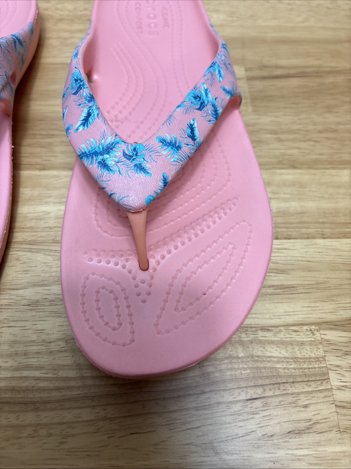 Croc Kadee II Flip Flop Woman Size 10 Tropical Coral Teal Print Thong Slip On