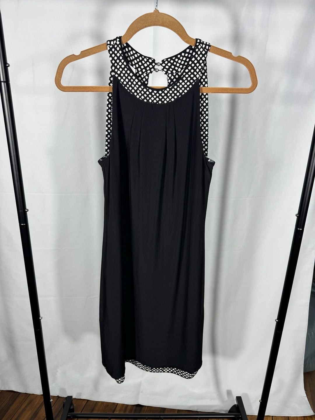White House Black Market Sleeveless Geometric Print Shift Dress