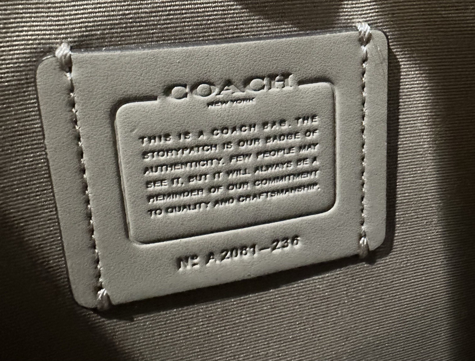 Pristine Coach Town Bucket Bag – Iconic Horse & Carriage Print 🐎