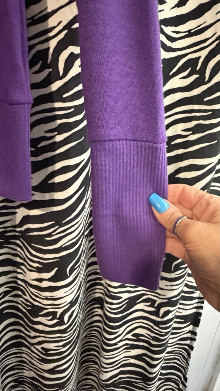 Zenana Outfitters Purple V-Neck Button Front Lightweight Knit Cardigan Sweater M
