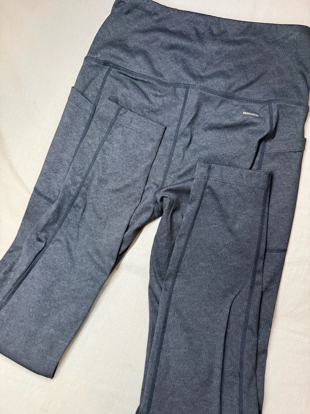Mondetta Performance + Luxury High-Waisted Side Pocket Leggings in Heathered Dar