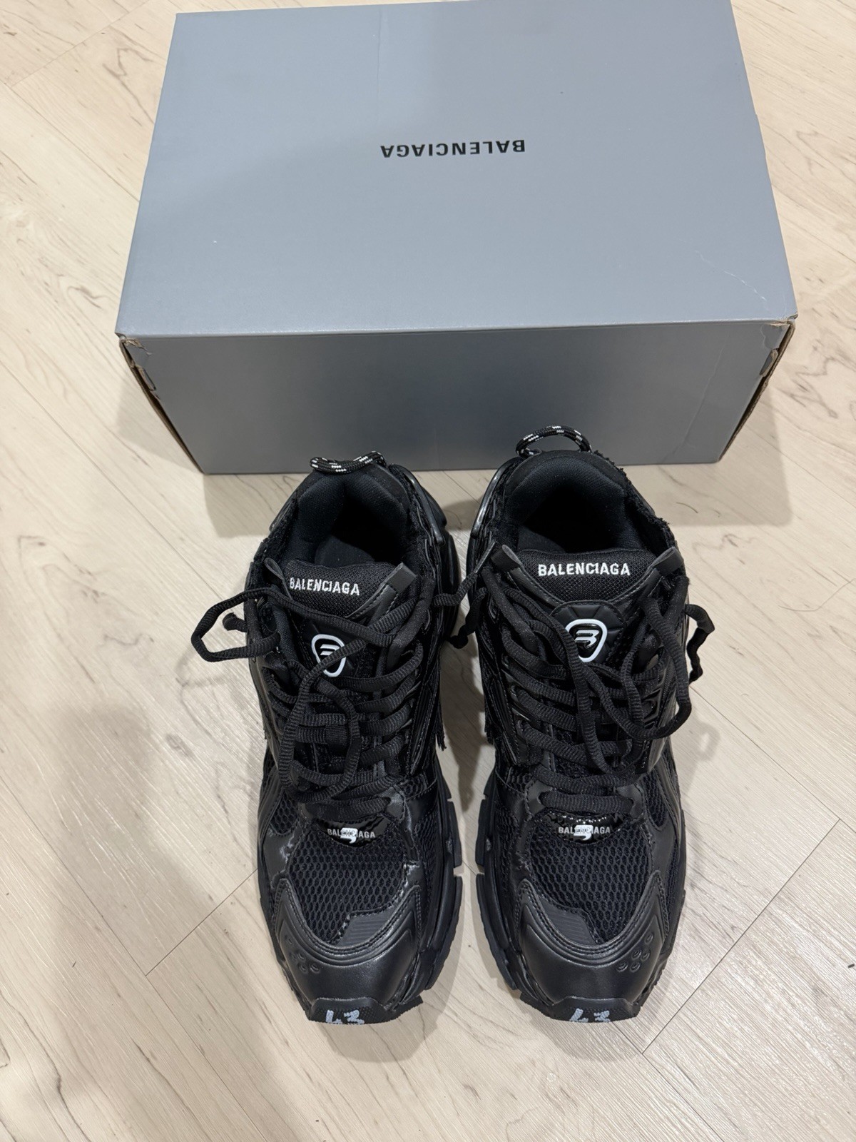 Balenciaga Runner Sneaker Men’s Black Mesh Athletic Style 677403-W3RA9-1000