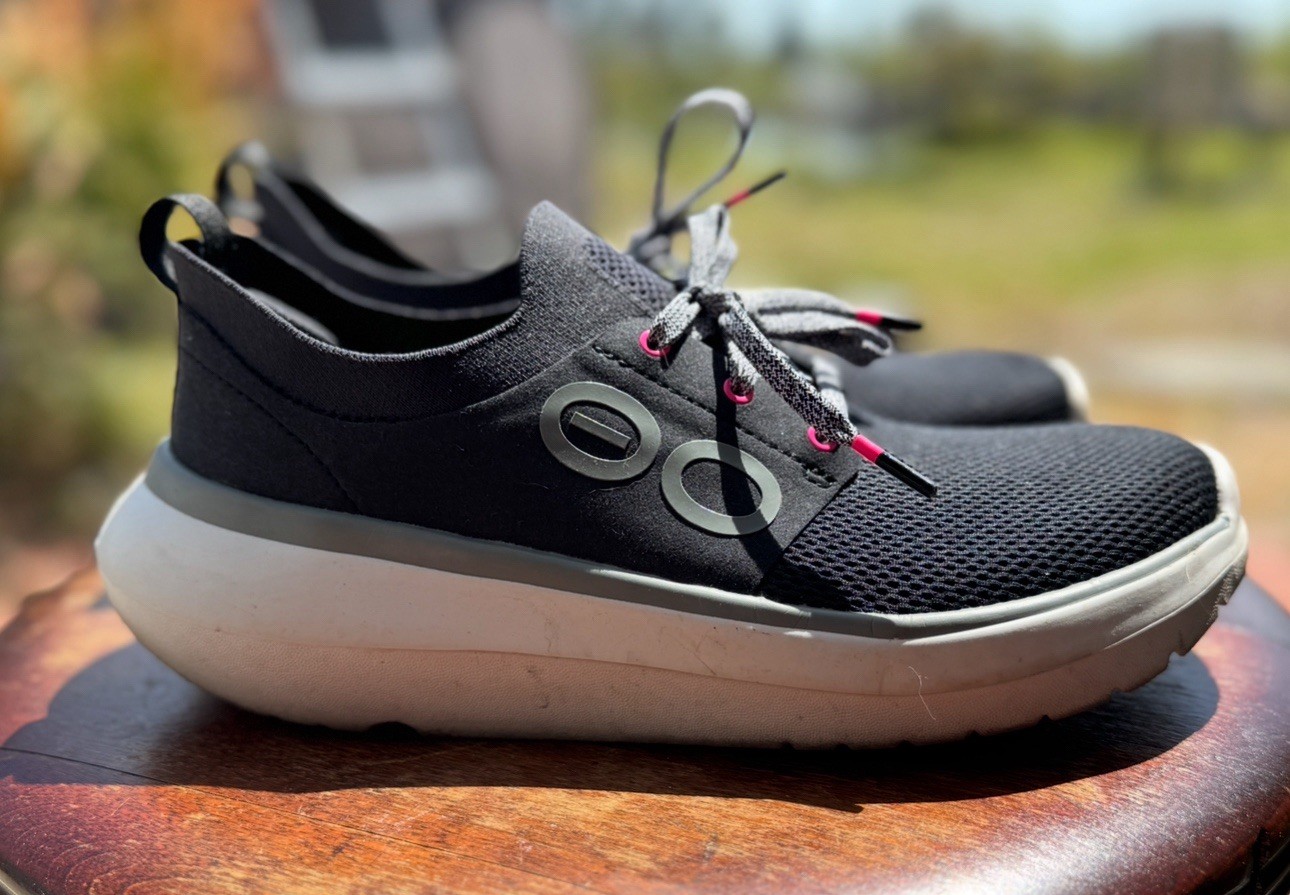 Oofos Women’s Size 8 Oomy Stride Black White $160 MSRP