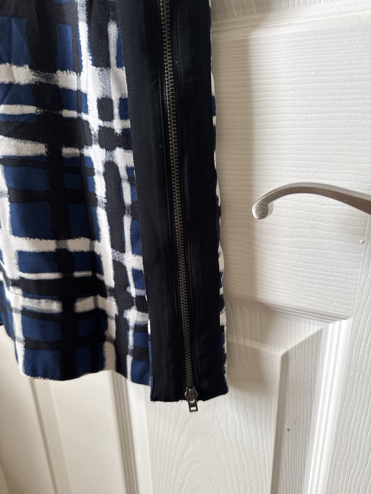 Banana Republic Blue Black White Abstract Plaid Sheath Dress Side Zippers Size 2