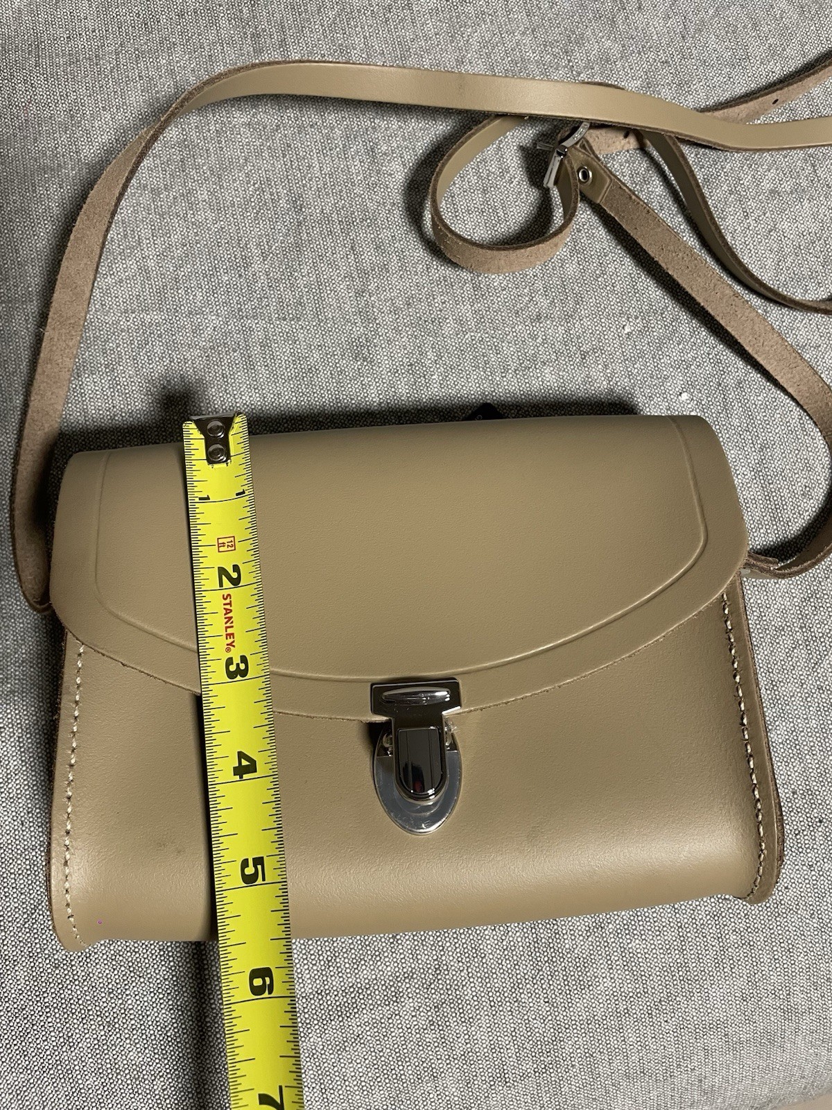 Cambridge Satchel Leather Beige Crossbody Bag Buckle Accent Push Lock Casual