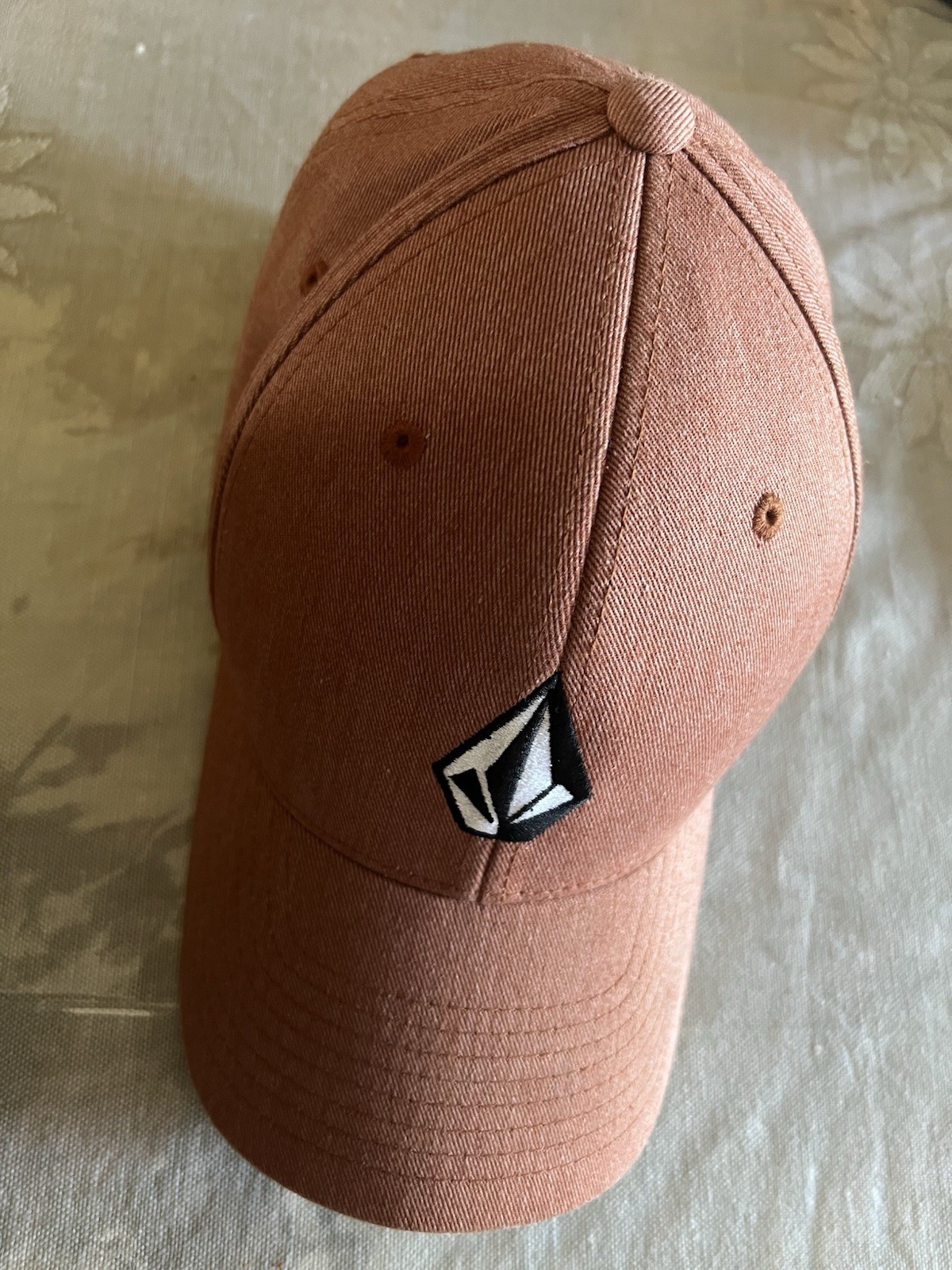 Volcom Flexfit Hat S-M Stretch Fit Cap