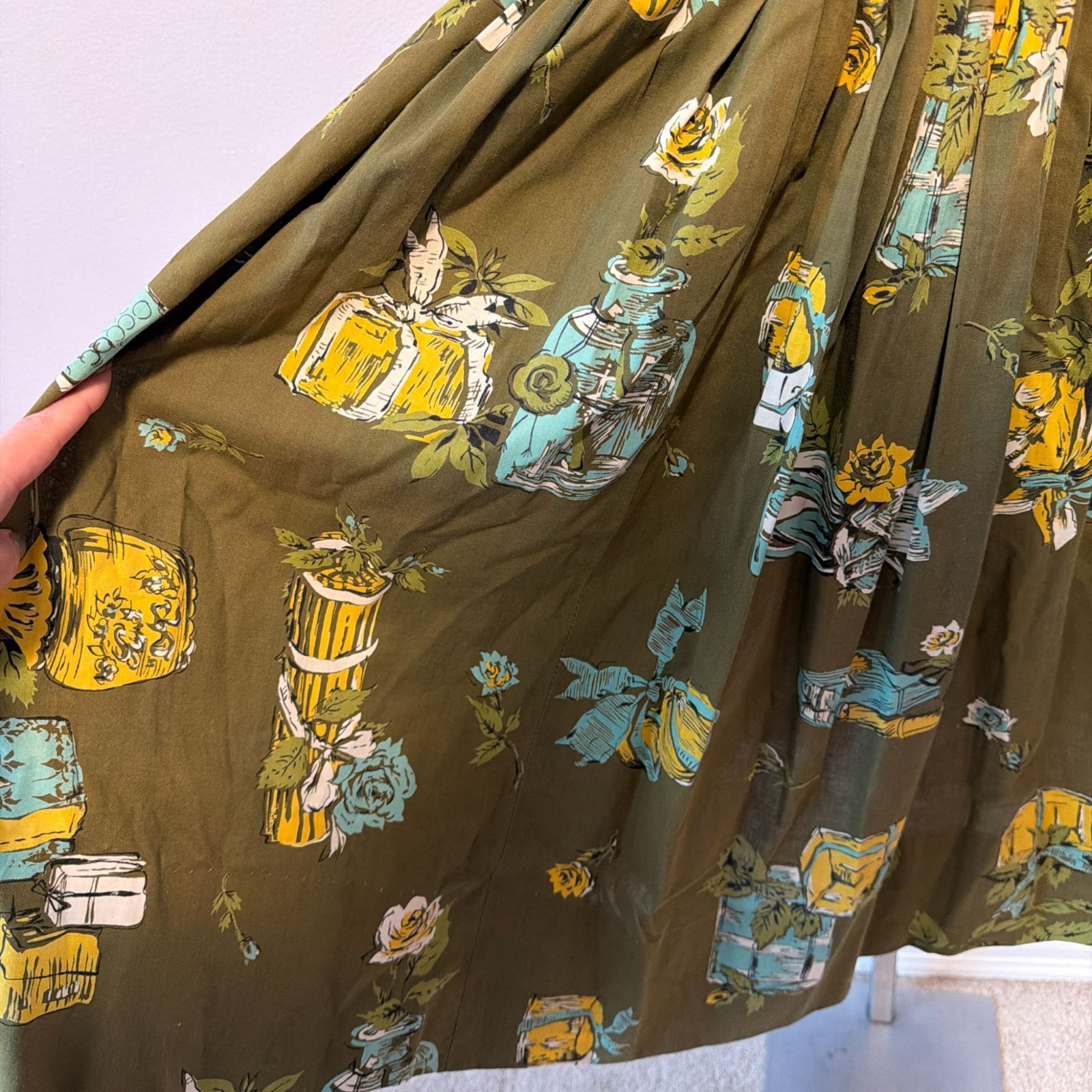 Vintage 50s Novelty Print Skirt Olive Green Cotton Perfume Bottle Rose Gift S