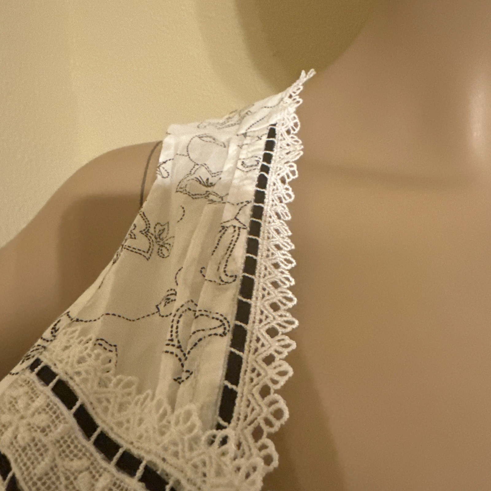 Eileen West nightgown Large cotton lawn Black / White Gorgeous
