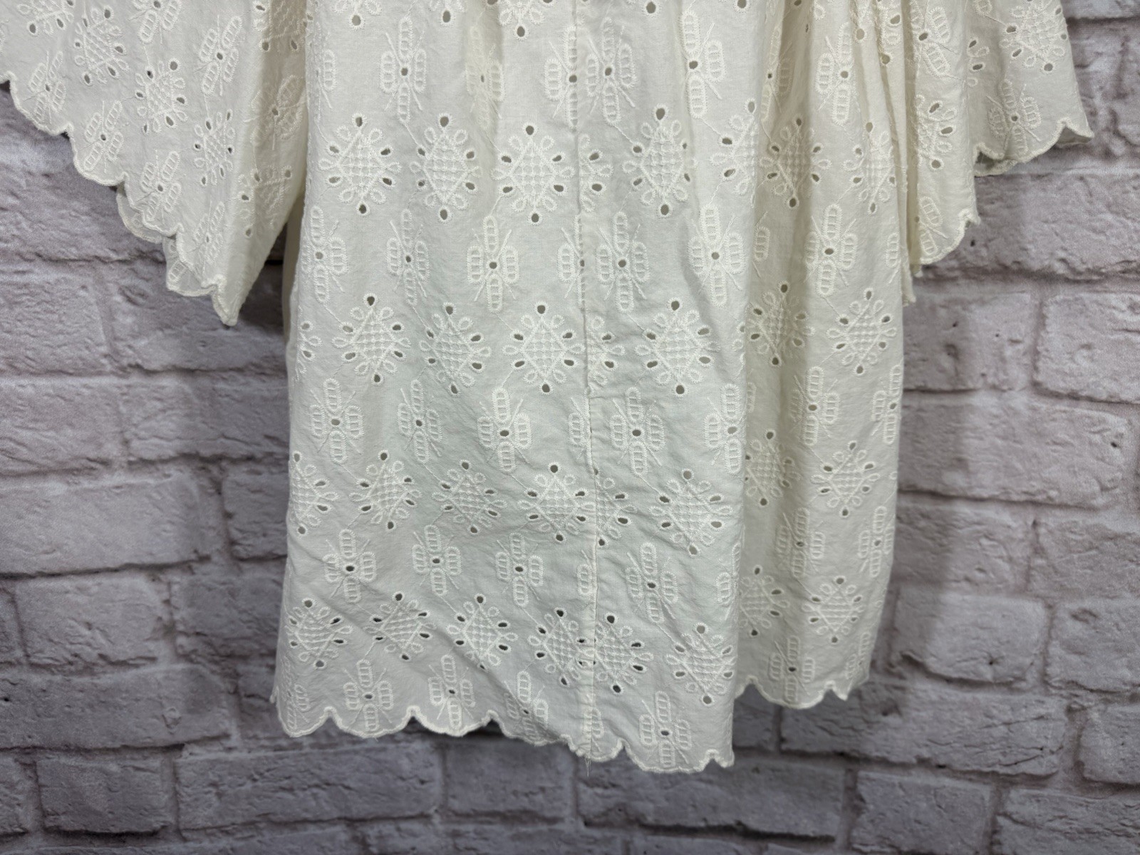 LOGO Lori Goldstein 1X Eyelet Top Ivory Scallop Trim Cotton Cottagecore Coastal