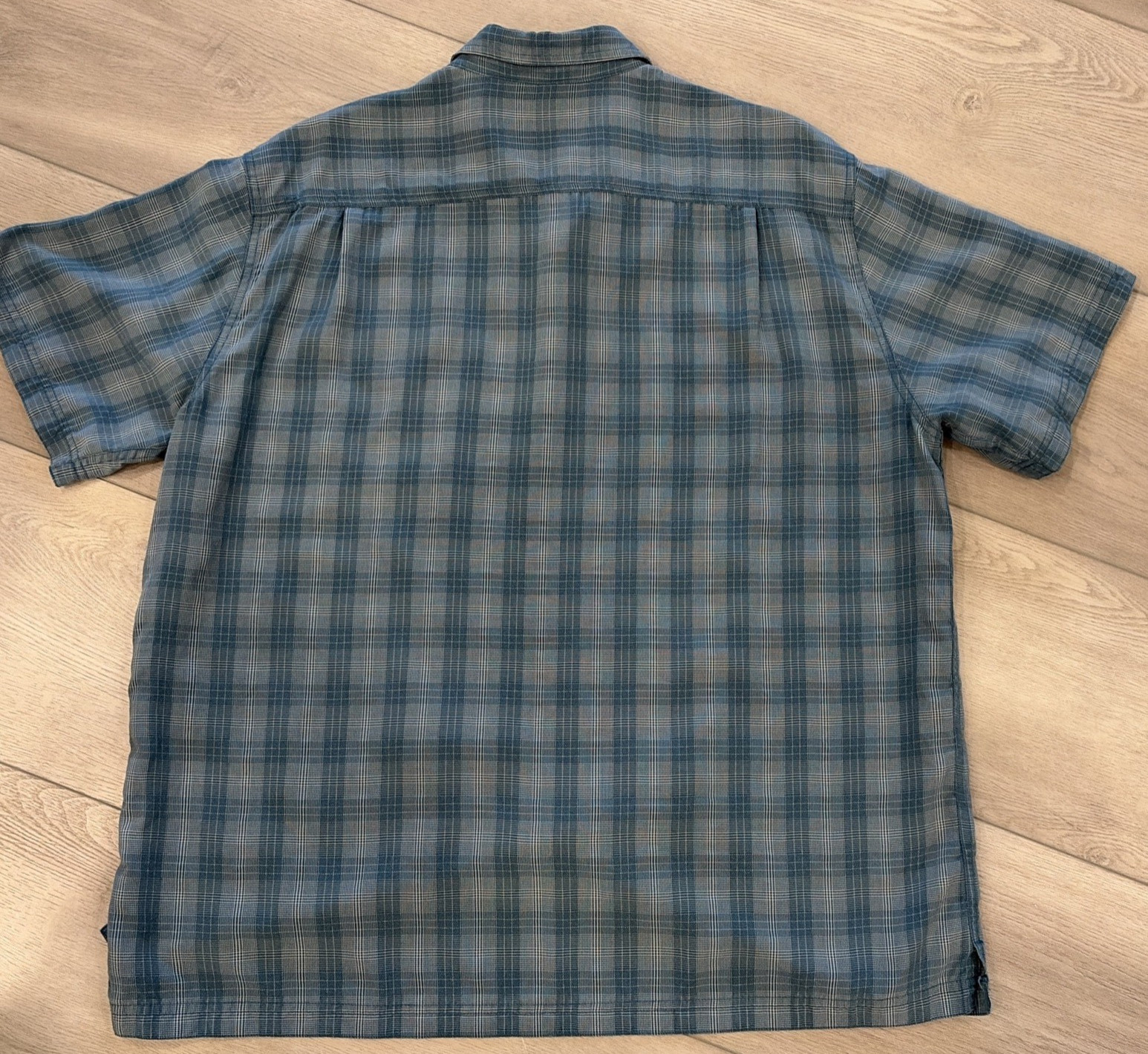 ROYAL ROBBINS MENS XL BLUE PLAID SHORT SLEEVE BUTTON UP SPLIT HEM CAMP SHIRT