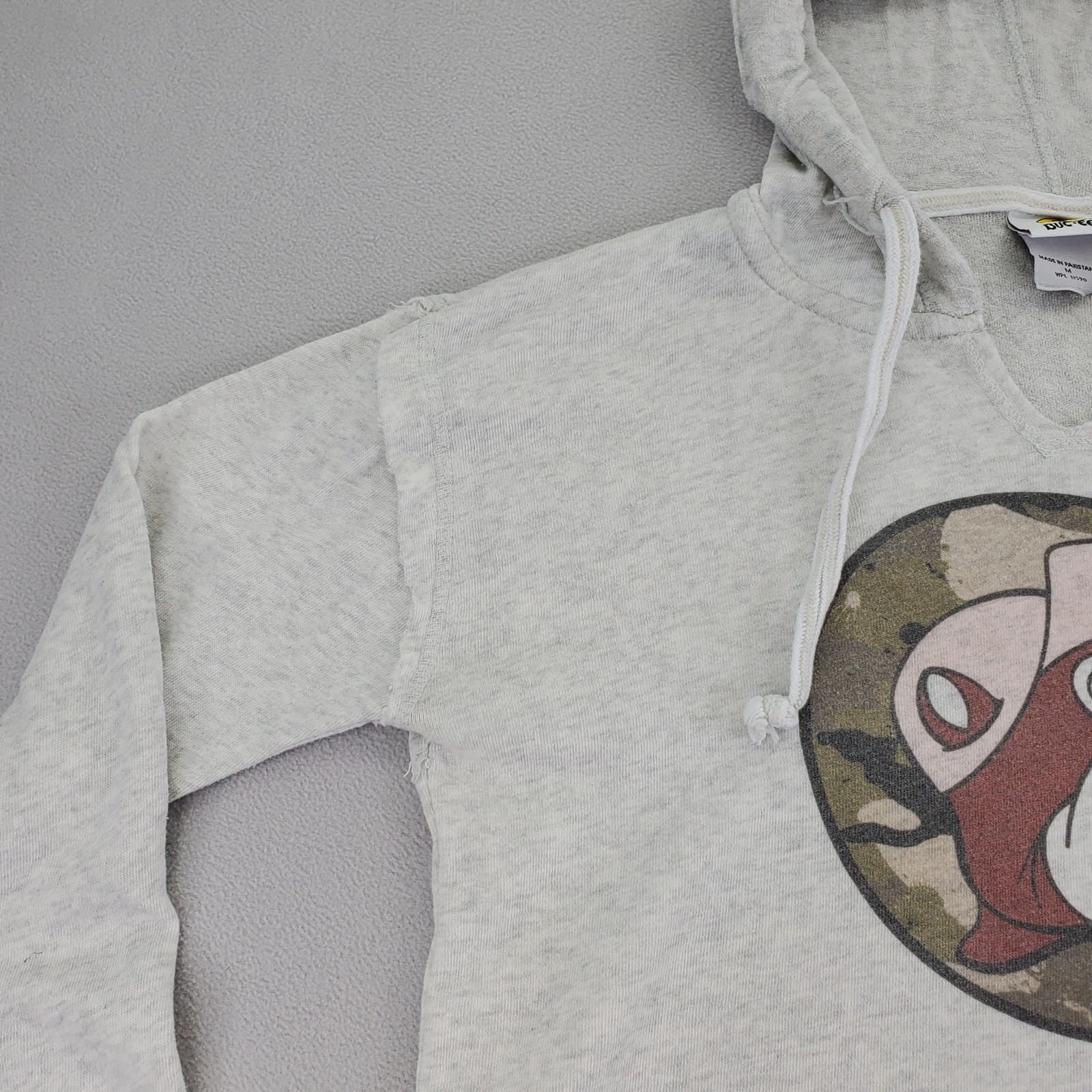 Buc ees Hoodie Womens M Light Gray Camo Logo V Neck Raw Edge Distressed Bucees