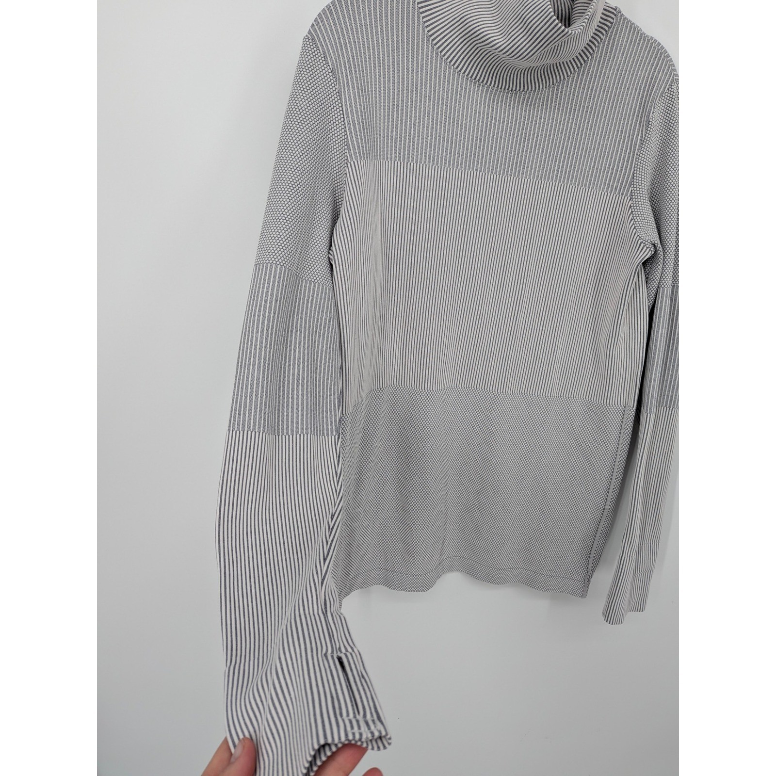 Athleta Flurry Base Layer Top Ribbed Womens Large Gray Long Sleeve Outdoors