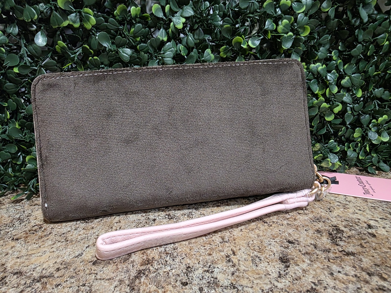 Juicy Couture Brown/Pink Zip-Around Wristlet Wallet Logo Heart Charm Card/ID