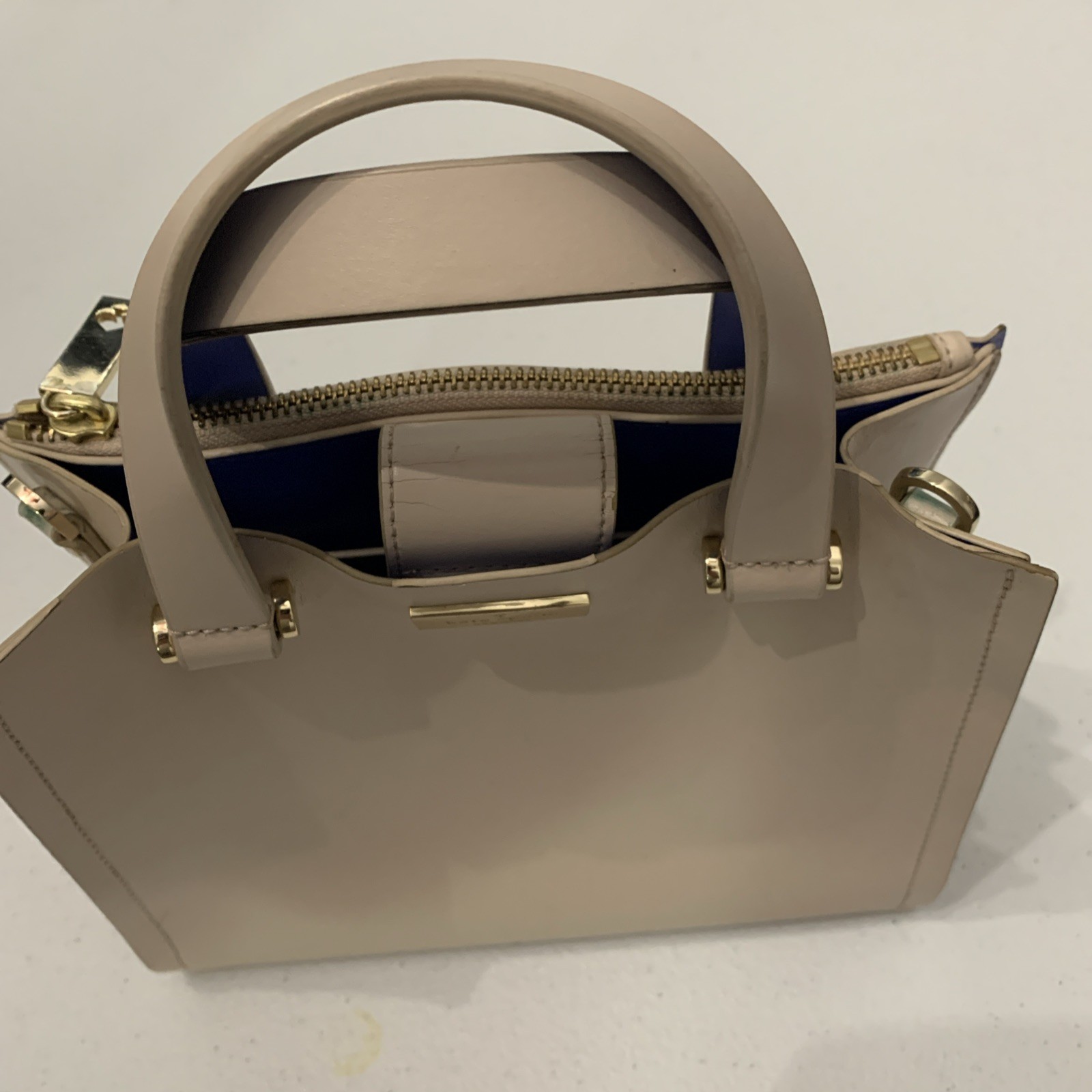 Kate Spade New York Beige Blue Accent Medium Satchel Zip Top No shoulder Strap