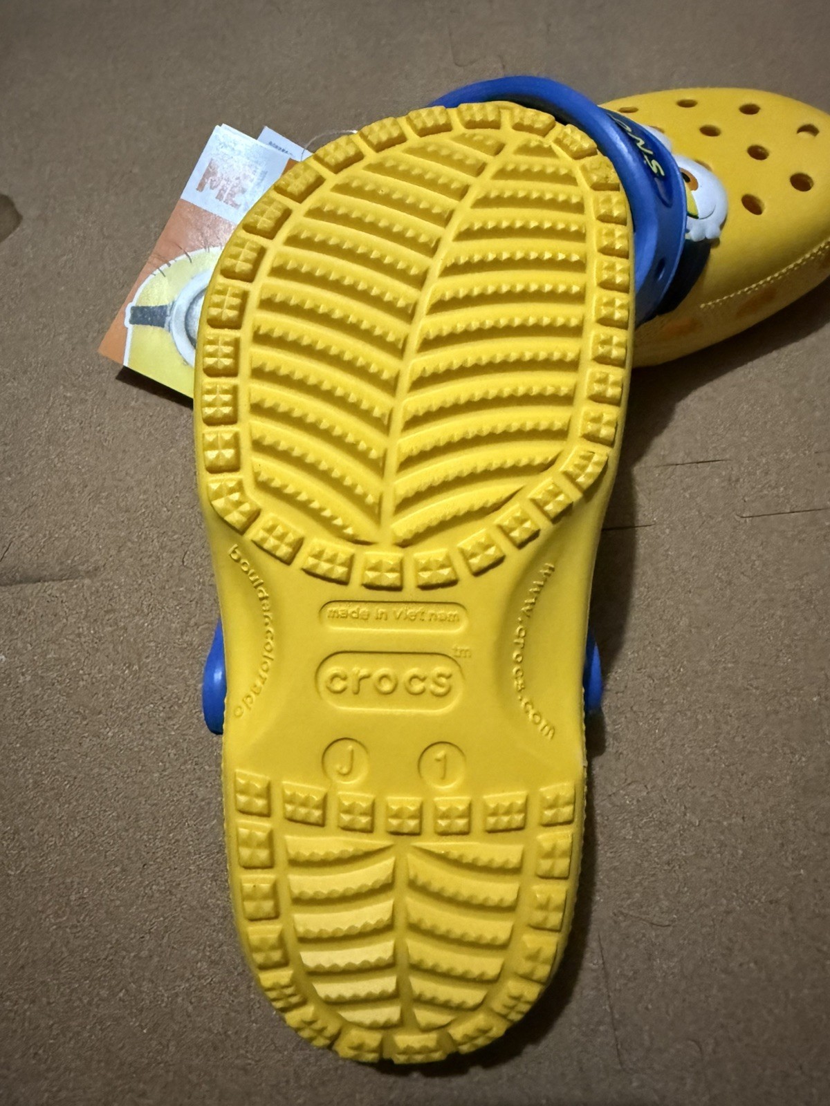 Crocs Classic Clog Despicable Me Minions Fun Lab AM Minions Big Kids Size J1